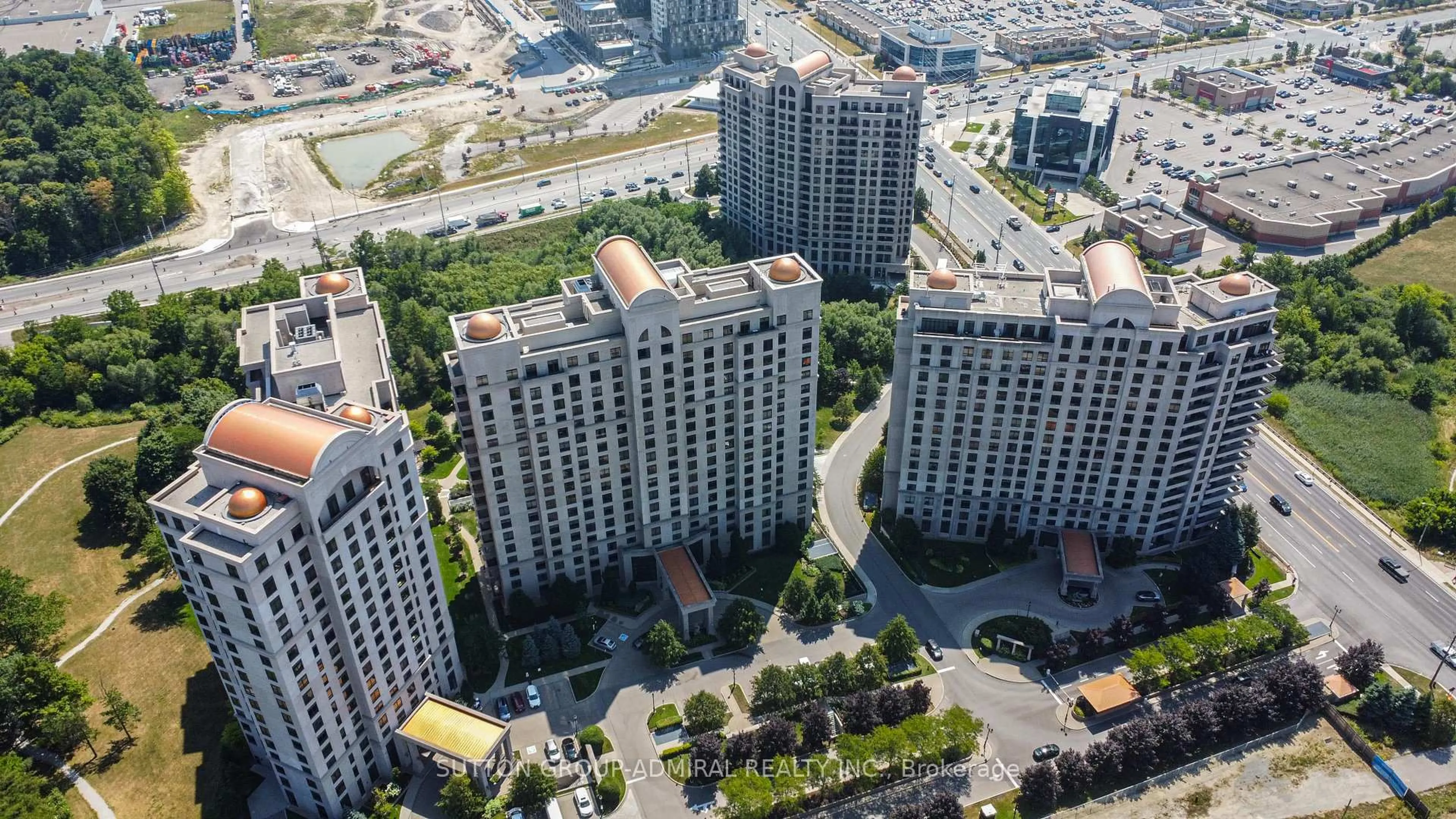 A pic from outside/outdoor area/front of a property/back of a property/a pic from drone, city buildings view from balcony for 9255 Jane St #1016, Vaughan Ontario L6A 0K1