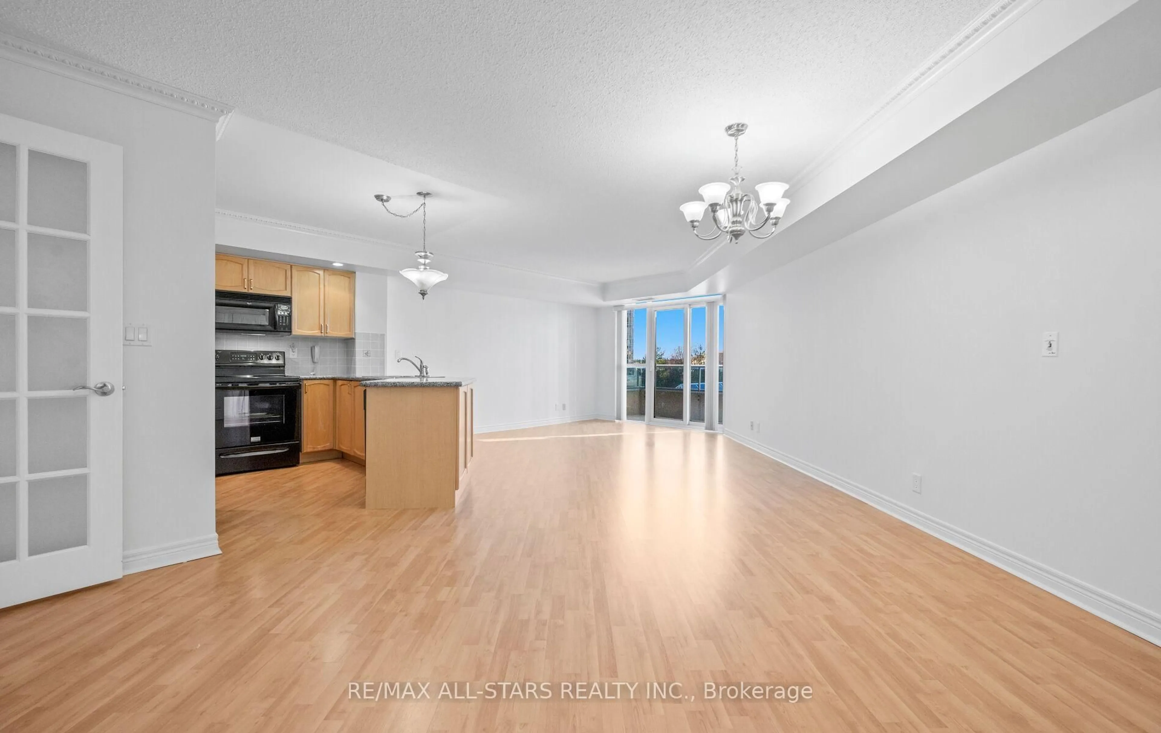 Unknown for 33 Cox Blvd #536, Markham Ontario L3R 8A6
