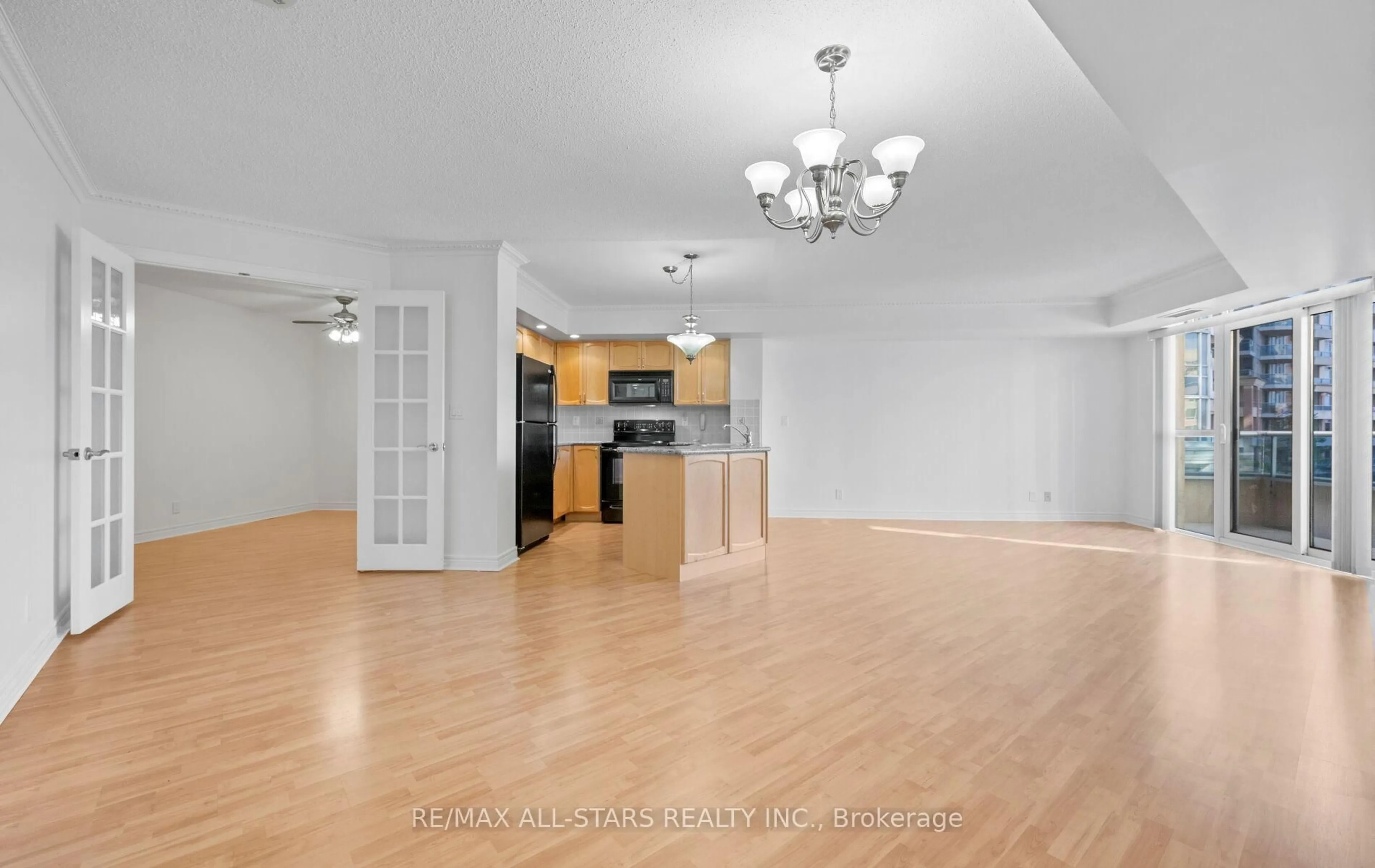 Open concept kitchen, unknown for 33 Cox Blvd #536, Markham Ontario L3R 8A6