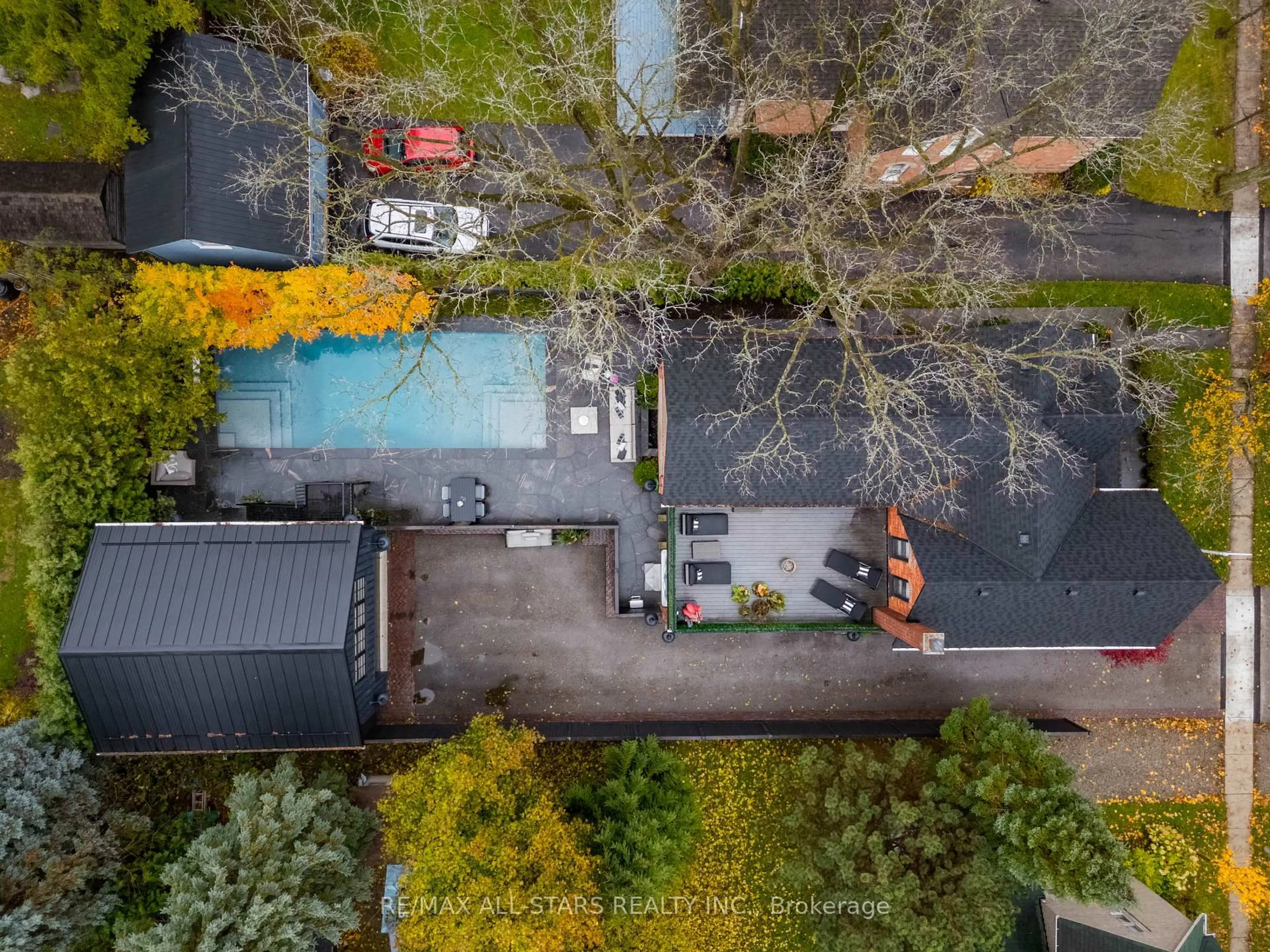 A pic from outside/outdoor area/front of a property/back of a property/a pic from drone, city buildings view from balcony for 191 Rupert Ave, Whitchurch-Stouffville Ontario L4A 1B6