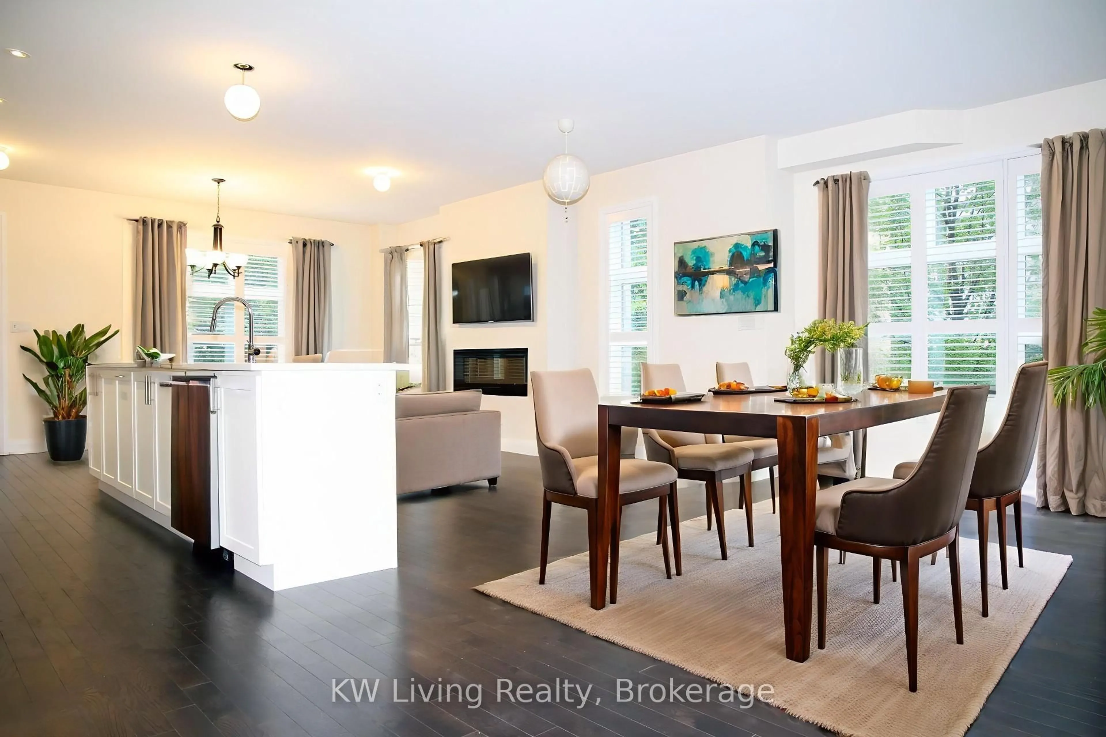 Open concept kitchen, wood/laminate floor for 52 Causland Lane, Richmond Hill Ontario L4S 0G5