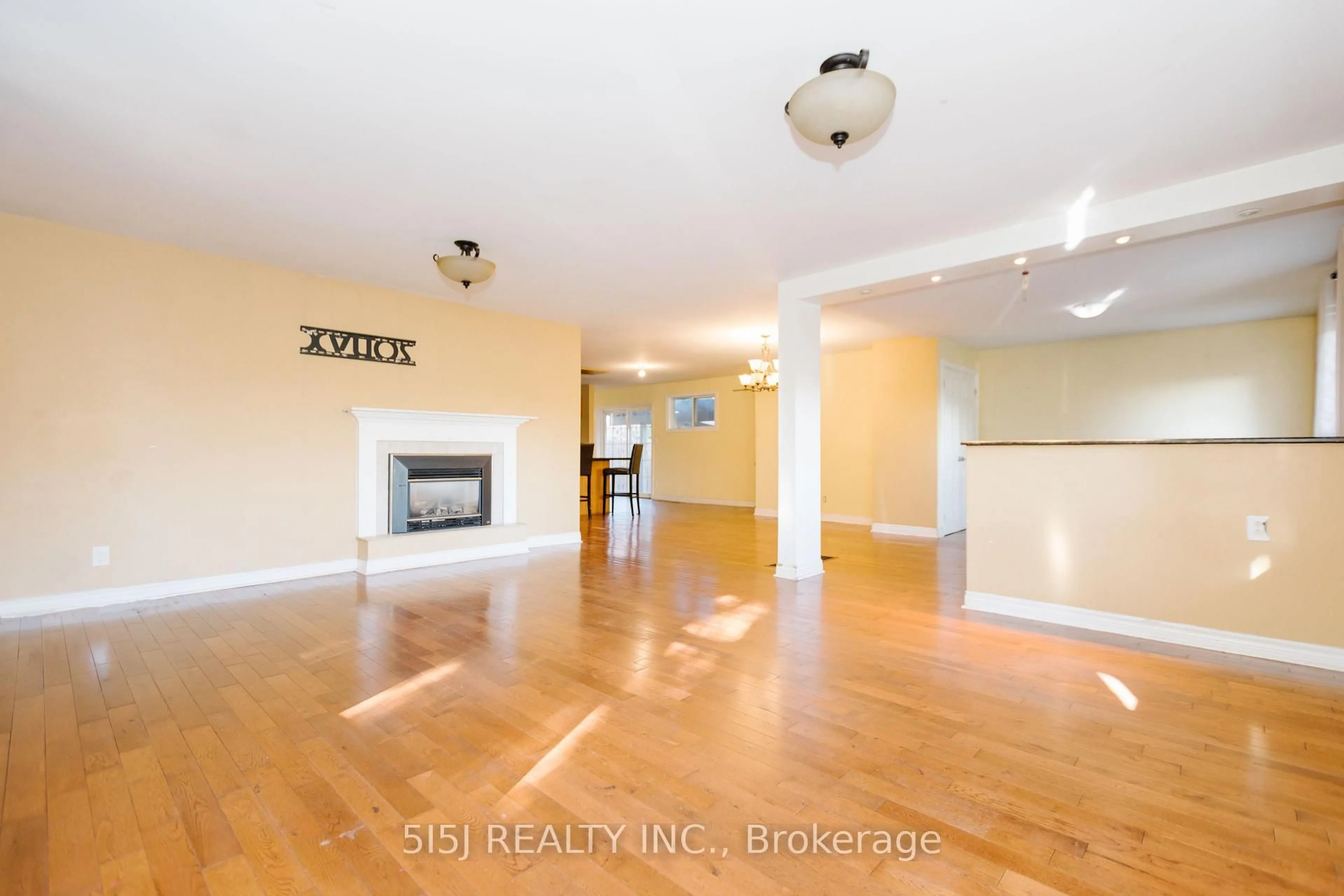 Unknown for 14190 Yonge St, Aurora Ontario L4G 0P5