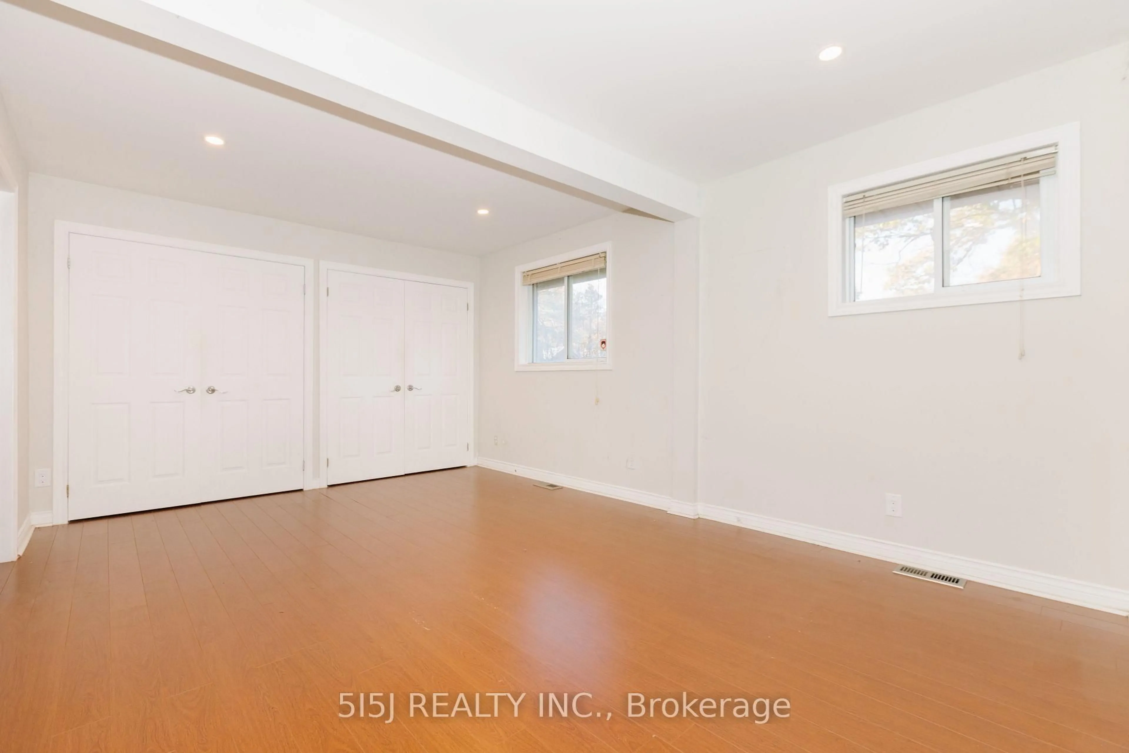 Unknown for 14190 Yonge St, Aurora Ontario L4G 0P5