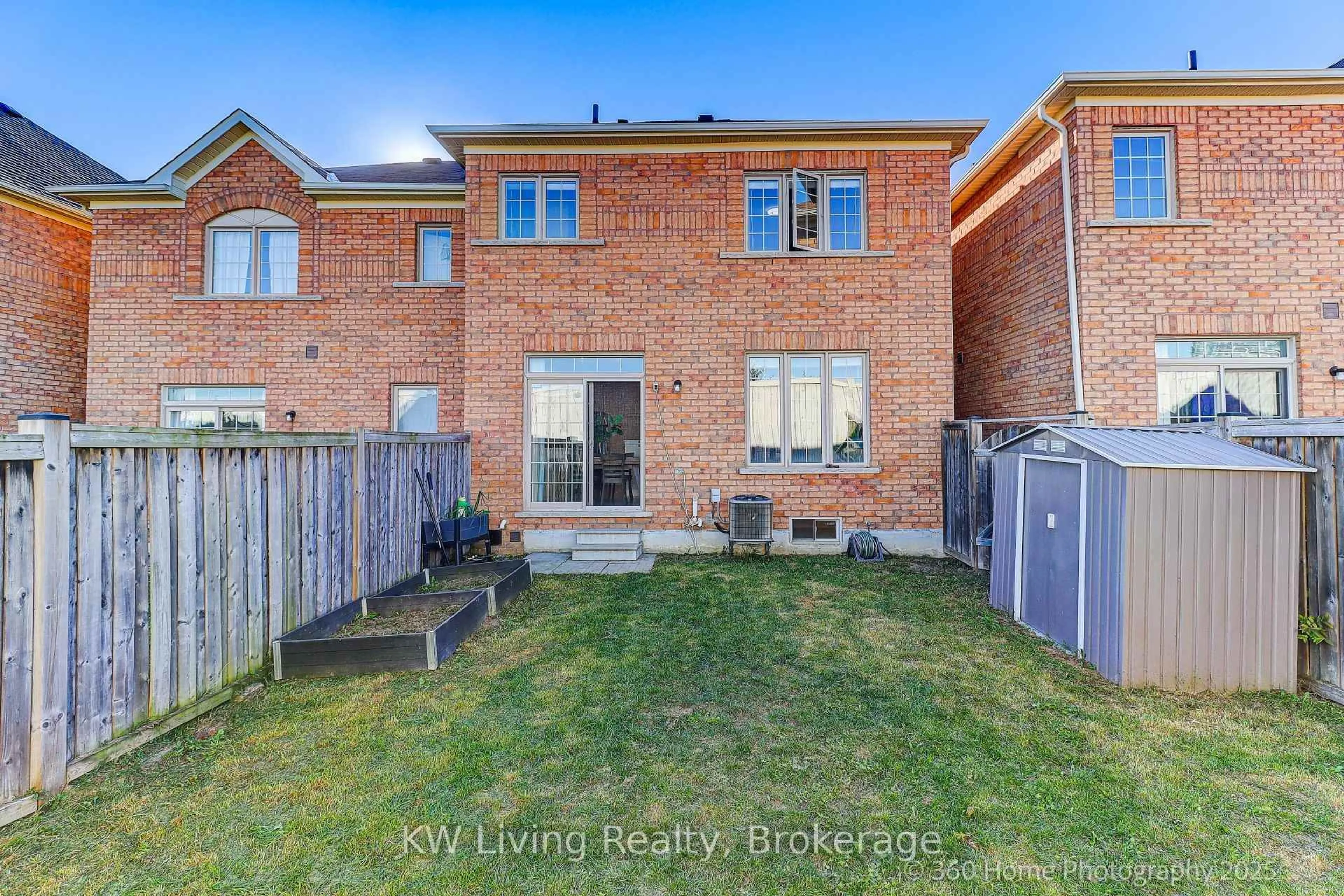 A pic from outside/outdoor area/front of a property/back of a property/a pic from drone, street for 157 Hammersly Blvd, Markham Ontario L6E 0K8
