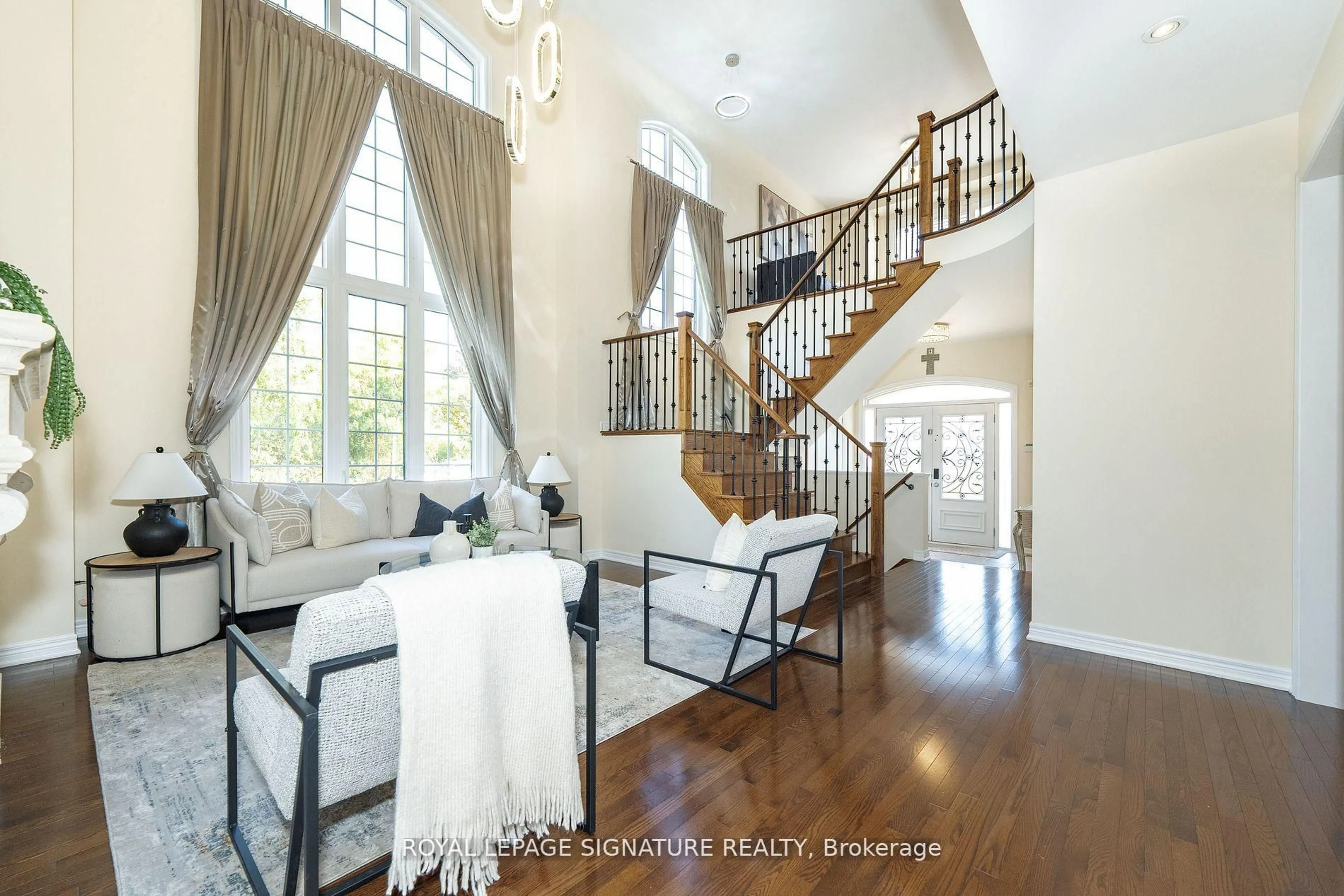 Indoor entryway for 68 Lady Angela Lane, Vaughan Ontario L6A 4S7