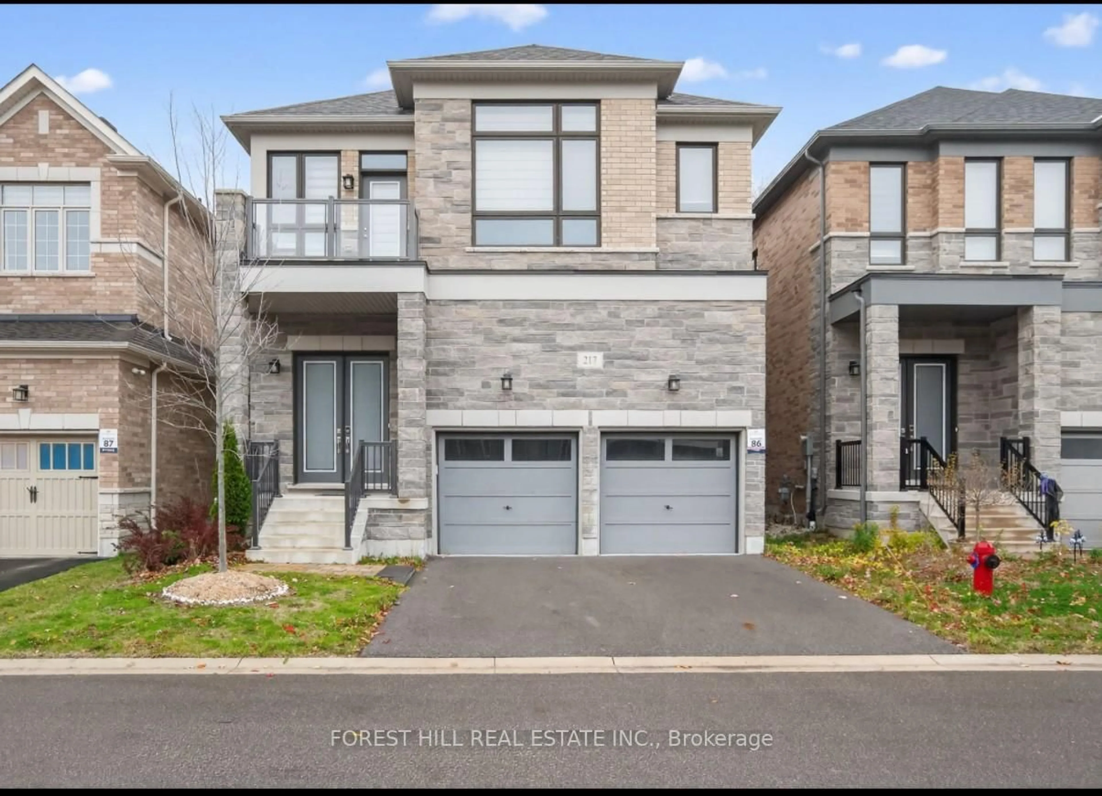 Home with brick exterior material, street for 217 Sunset Vista Crt, Aurora Ontario L4G 3Y1