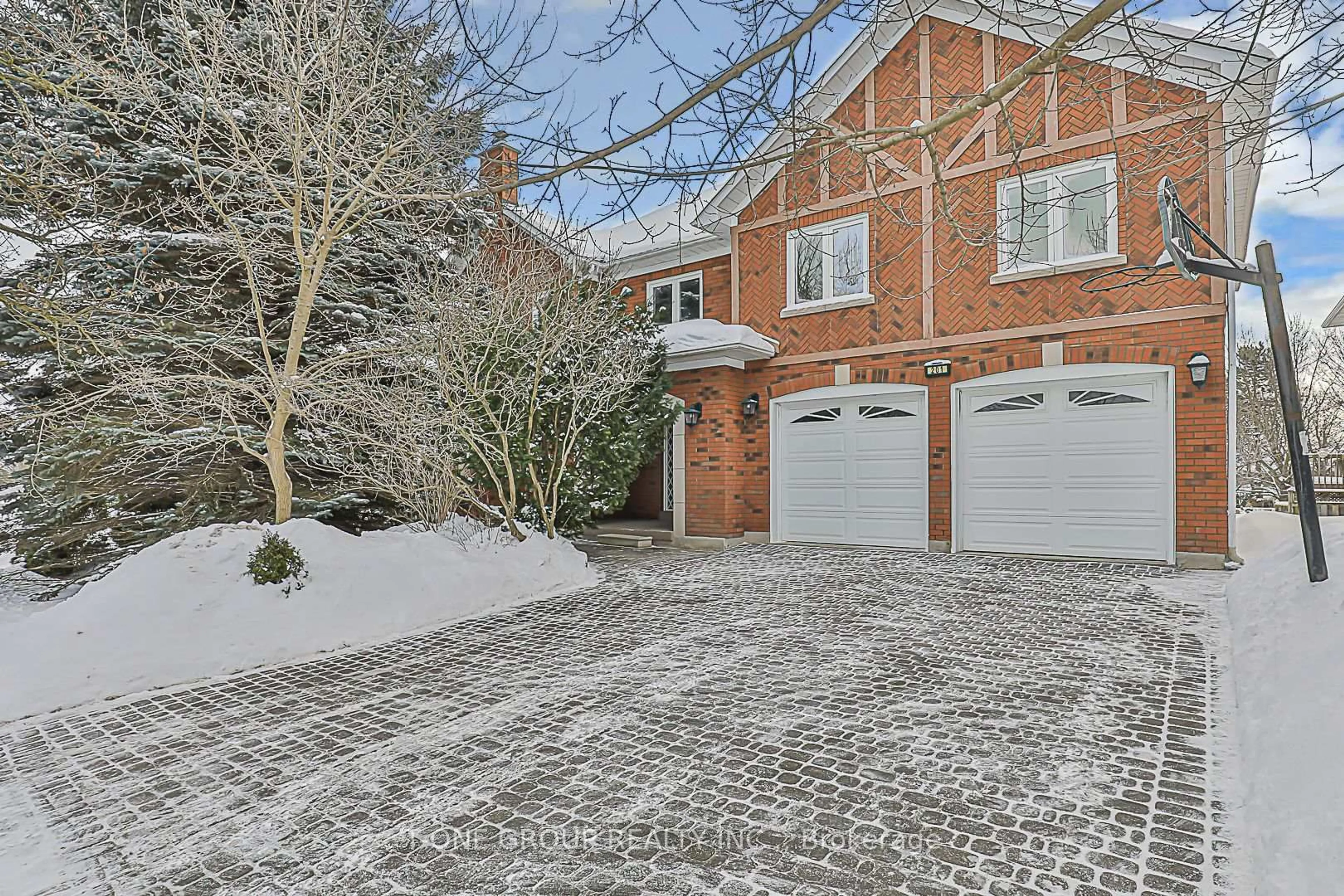 Home with brick exterior material, street for 201 Strathearn Ave, Richmond Hill Ontario L4B 2S7