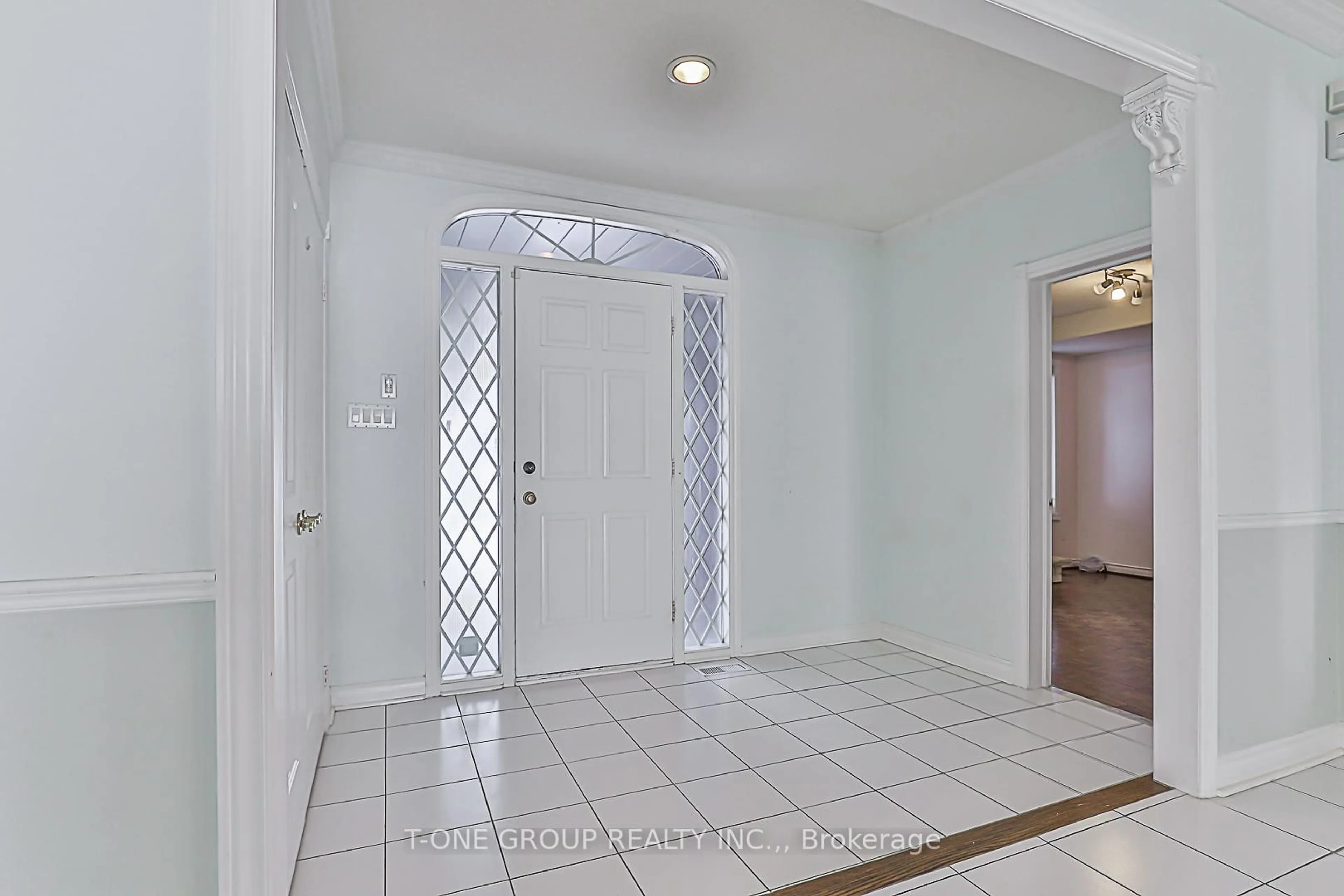 Unknown for 201 Strathearn Ave, Richmond Hill Ontario L4B 2S7