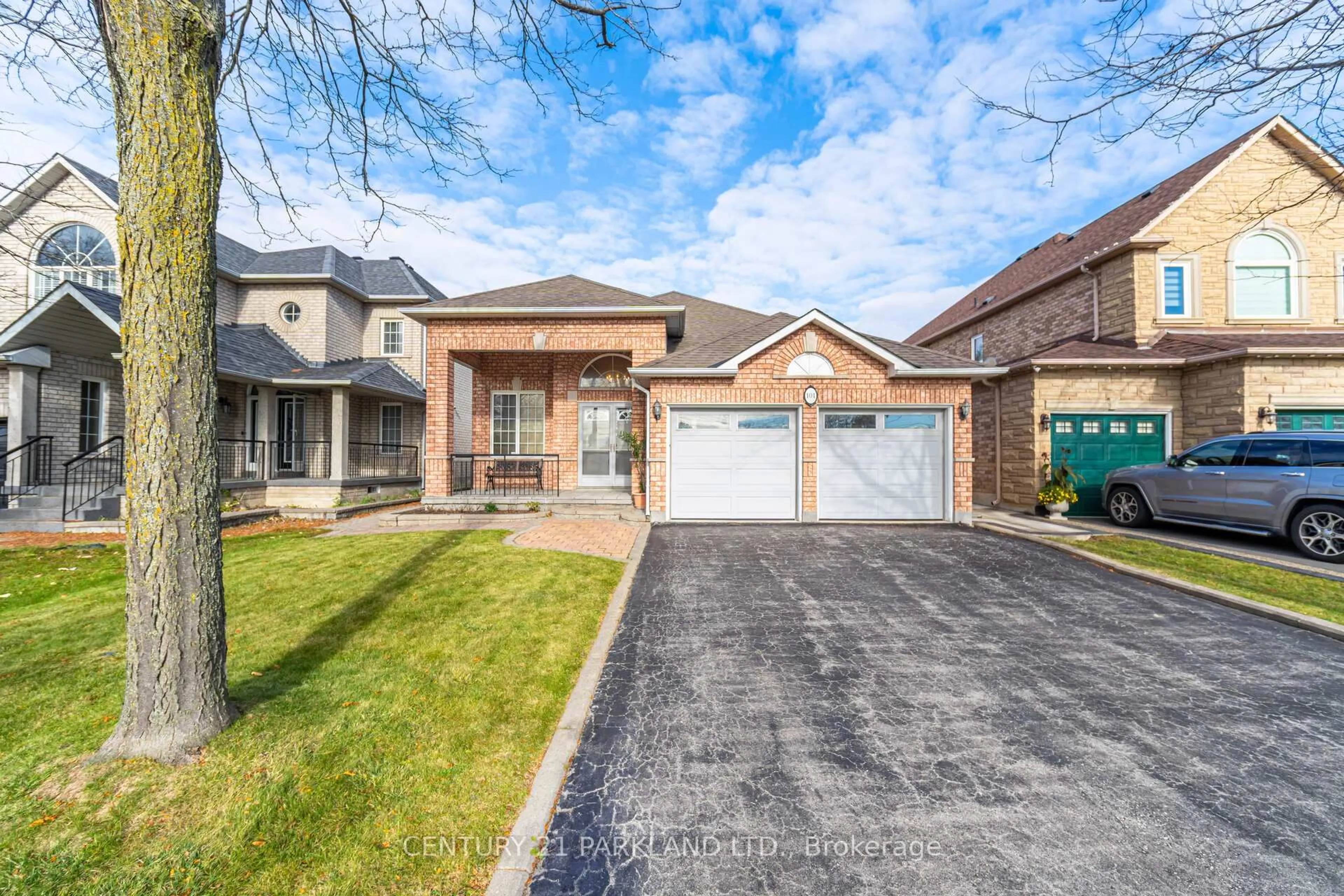Home with brick exterior material, street for 101 Cachet Hill Cres, Vaughan Ontario L4H 1S6