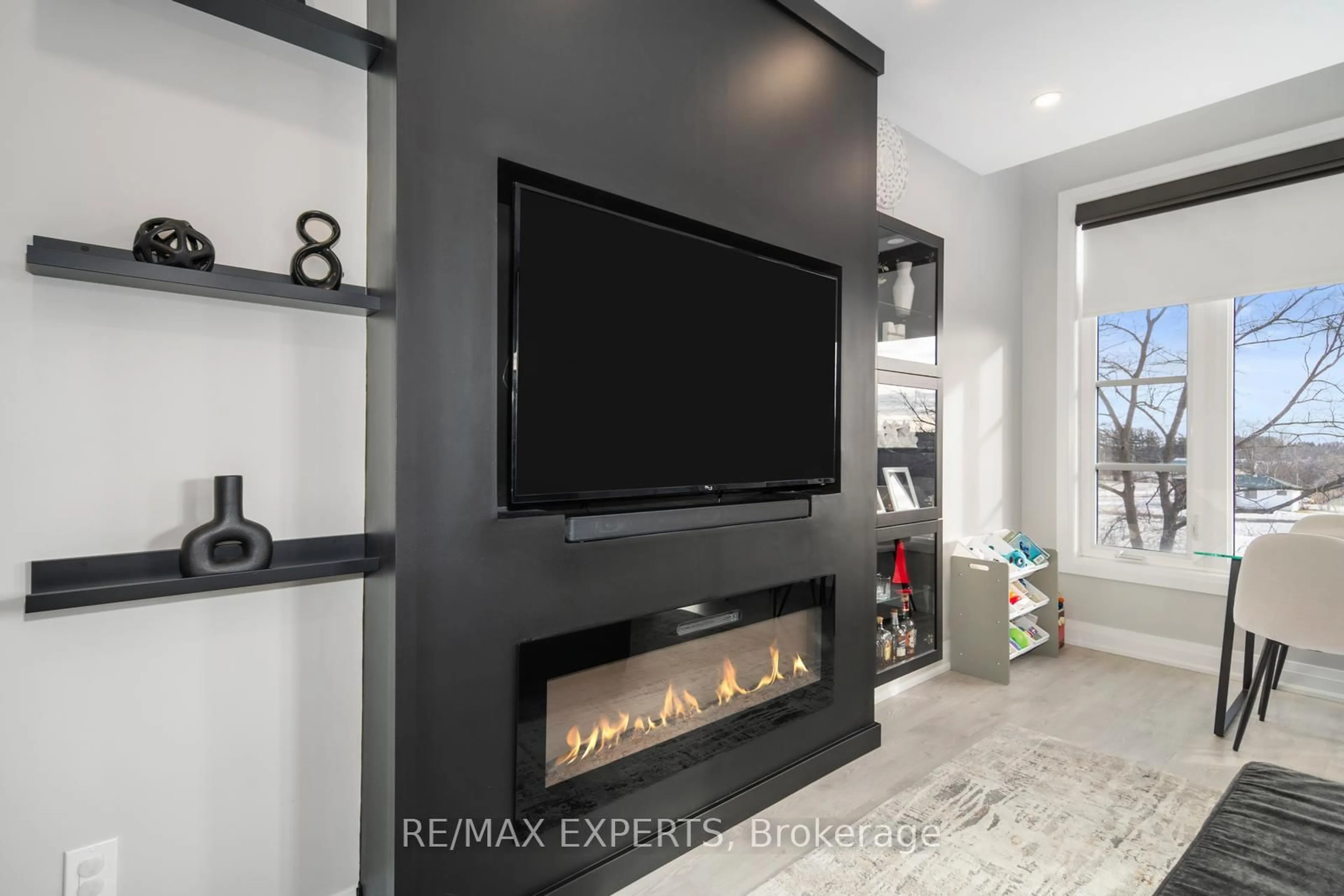 Home theater for 8167 Kipling Ave #40, Vaughan Ontario L4L 0G4