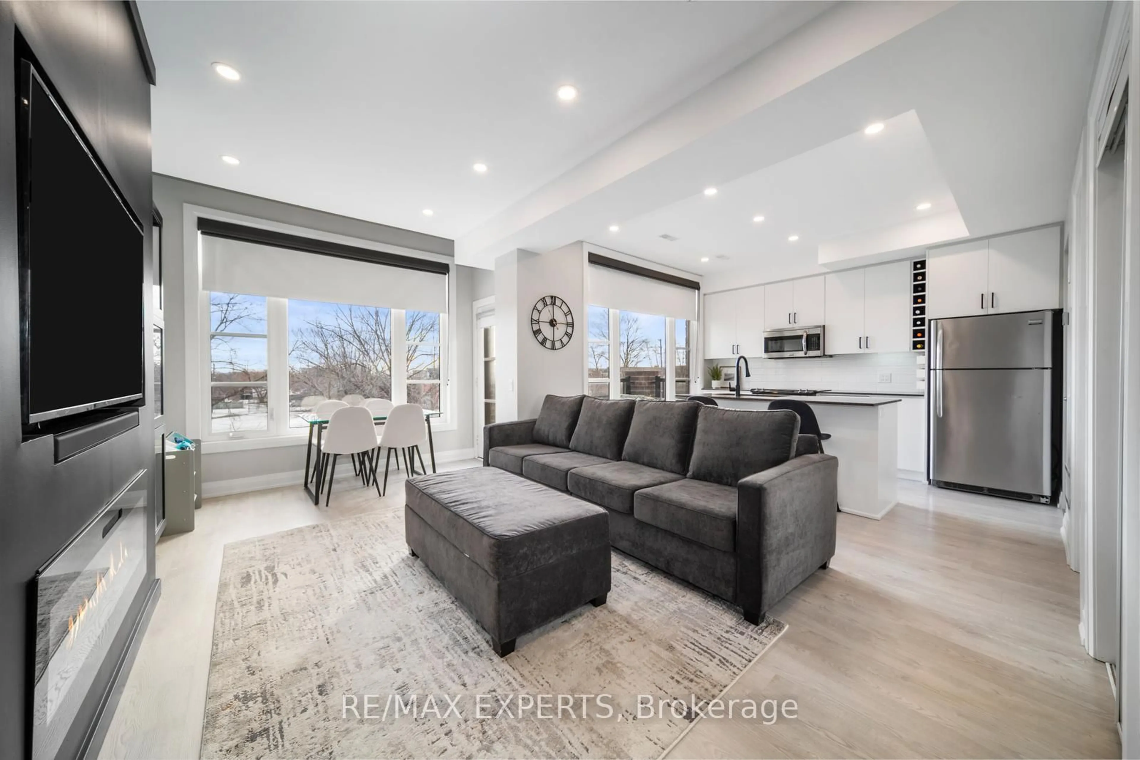 Unknown for 8167 Kipling Ave #40, Vaughan Ontario L4L 0G4