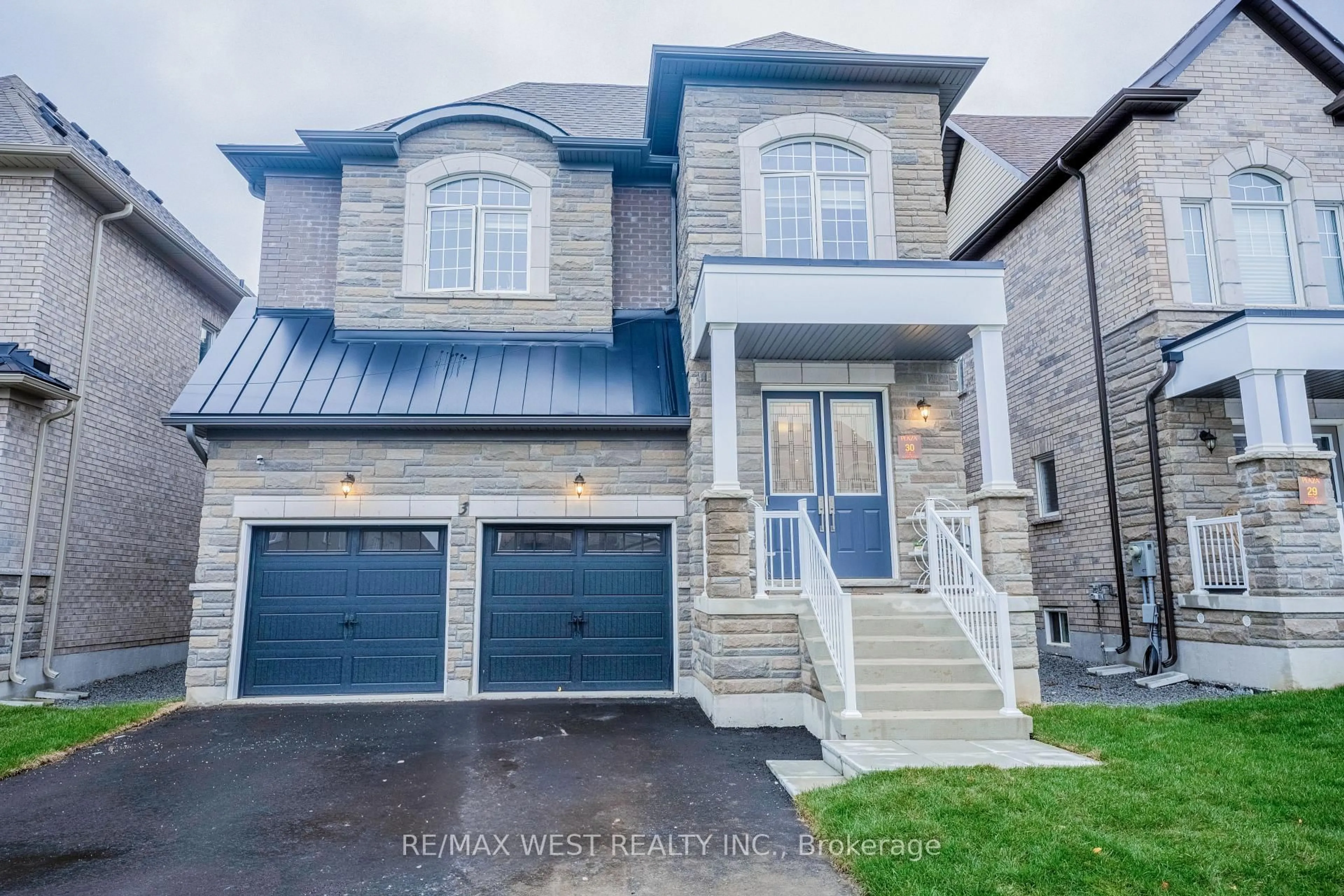 Home with brick exterior material, street for 3 Speciosa St, Richmond Hill Ontario L4E 2Y5