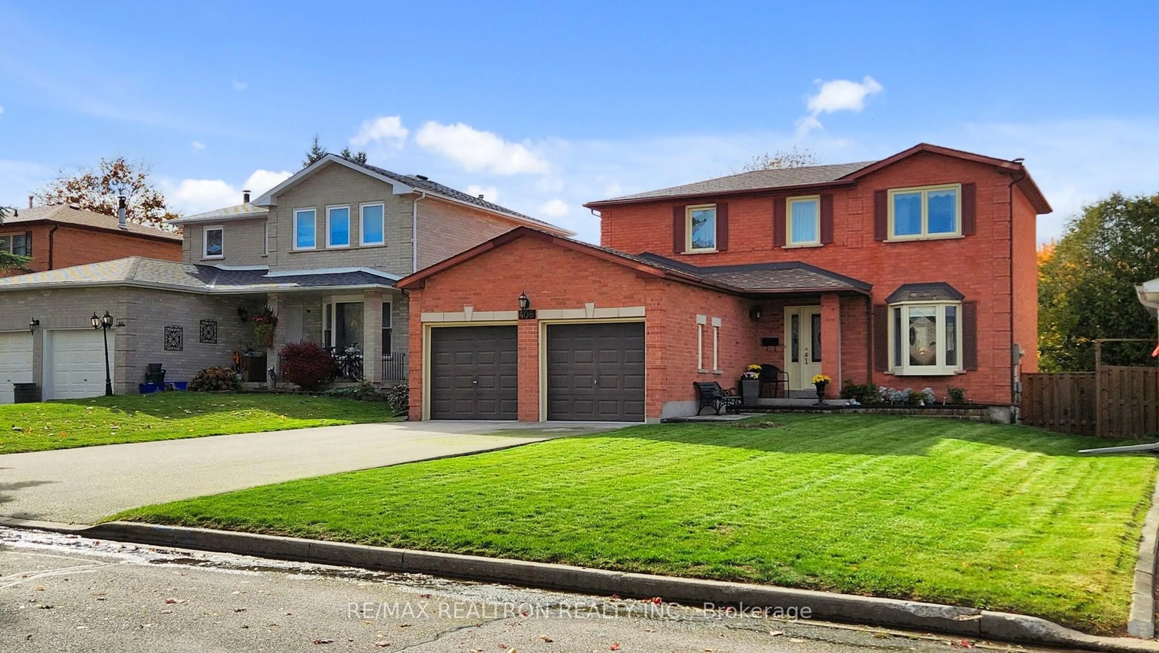 Home with brick exterior material, street for 408 Nesbitt Rd, Newmarket Ontario L3Y 7E5