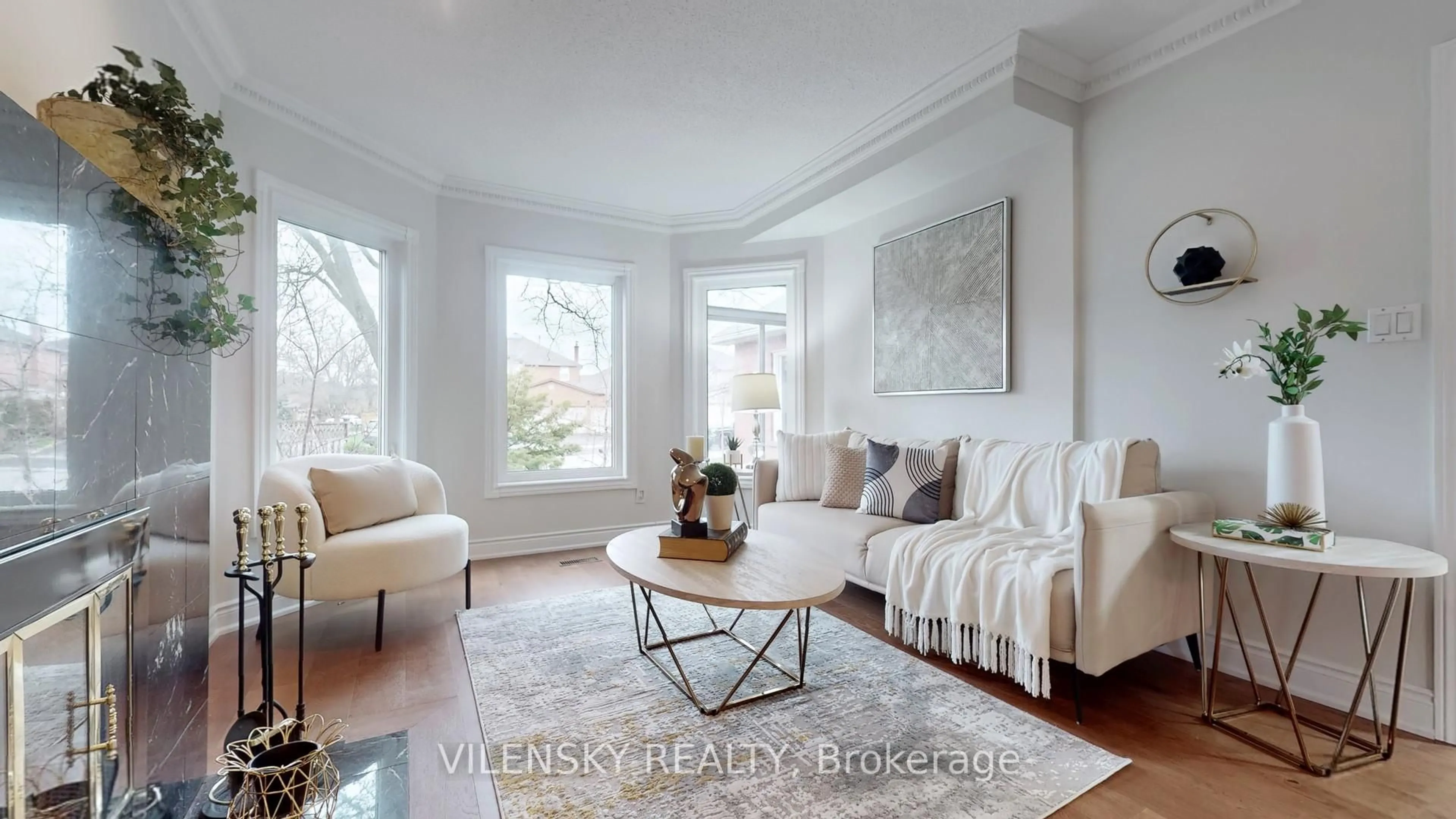 Living room with furniture, unknown for 15 Hart St, Richmond Hill Ontario L4C 8X2