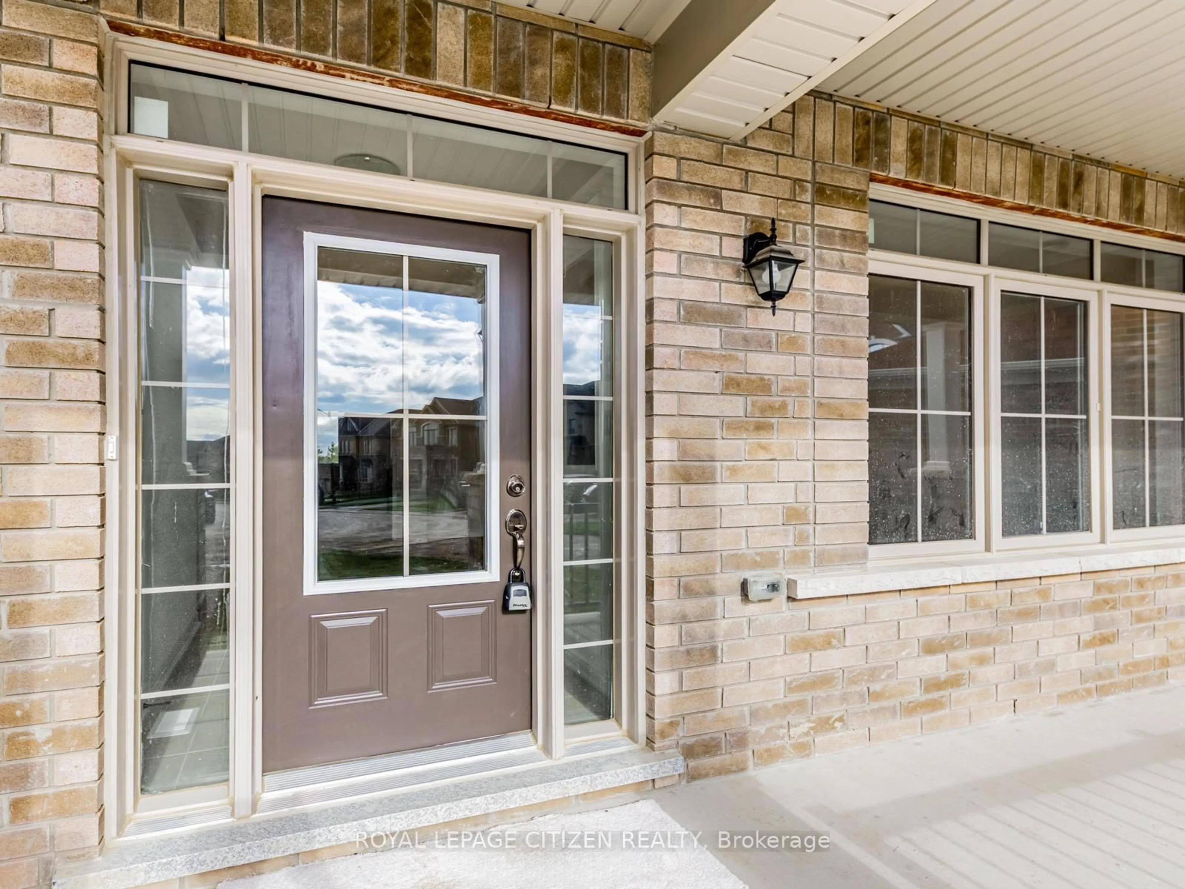 Indoor entryway for 88 Lawrence D. Pridham Ave, New Tecumseth Ontario L9R 0X4