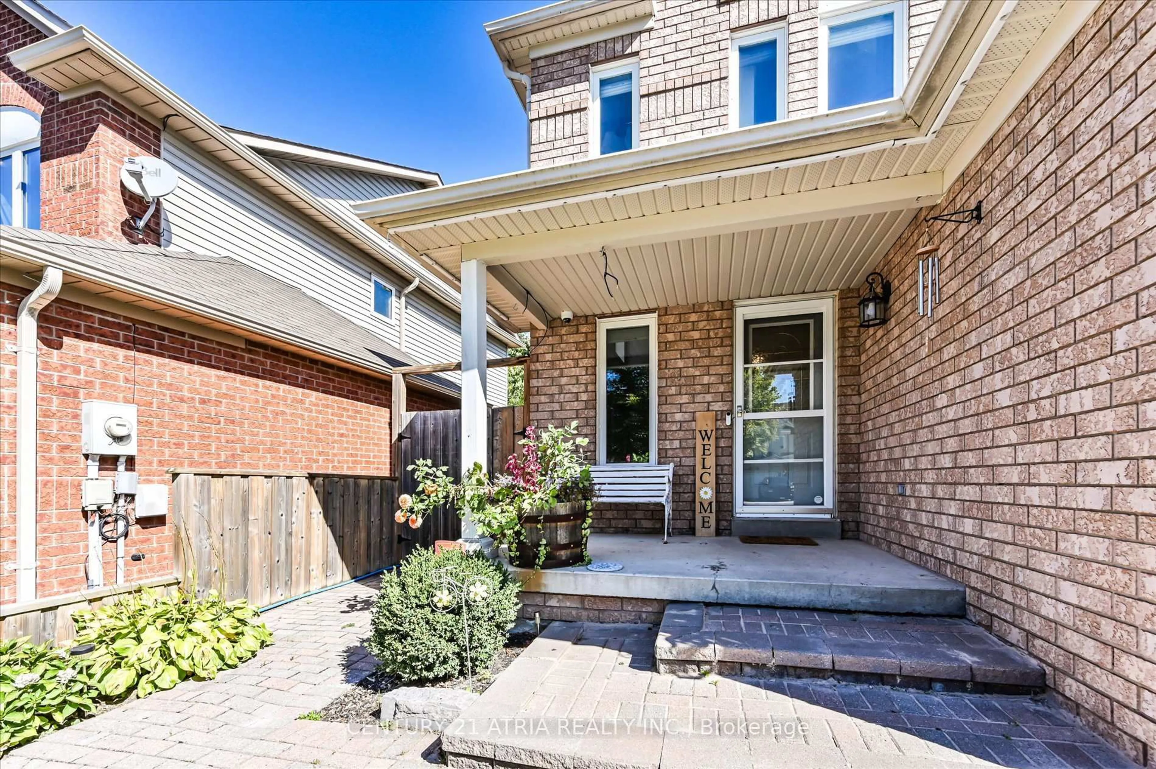 Home with brick exterior material, street for 85 Burnaby Dr, Georgina Ontario L4P 3Y8