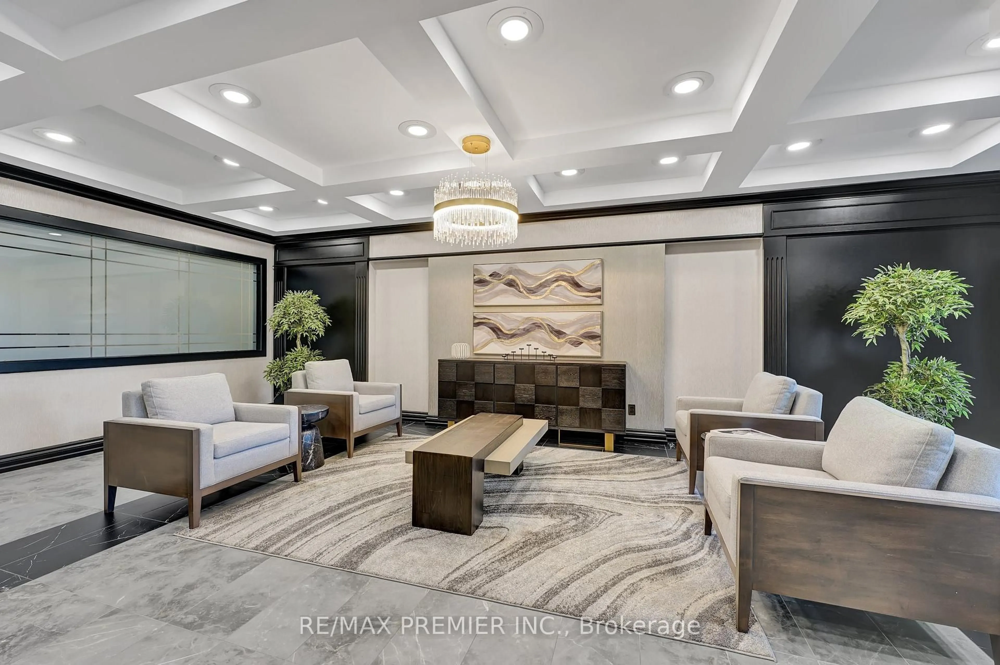 Lobby for 91 Townsgate Dr #208, Vaughan Ontario L4J 8E8