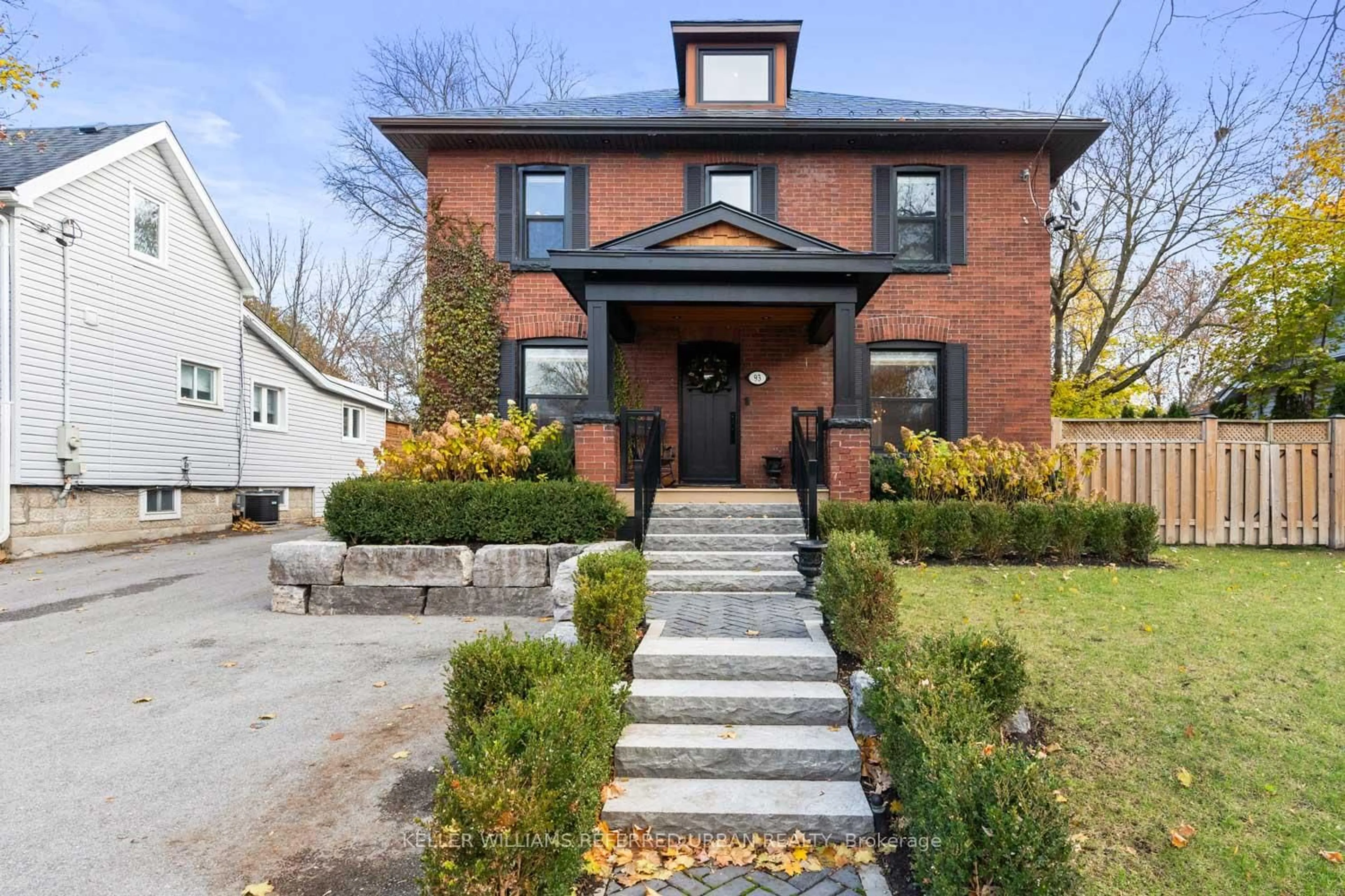 Home with brick exterior material, street for 93 Concession St, Newmarket Ontario L3Y 3W4