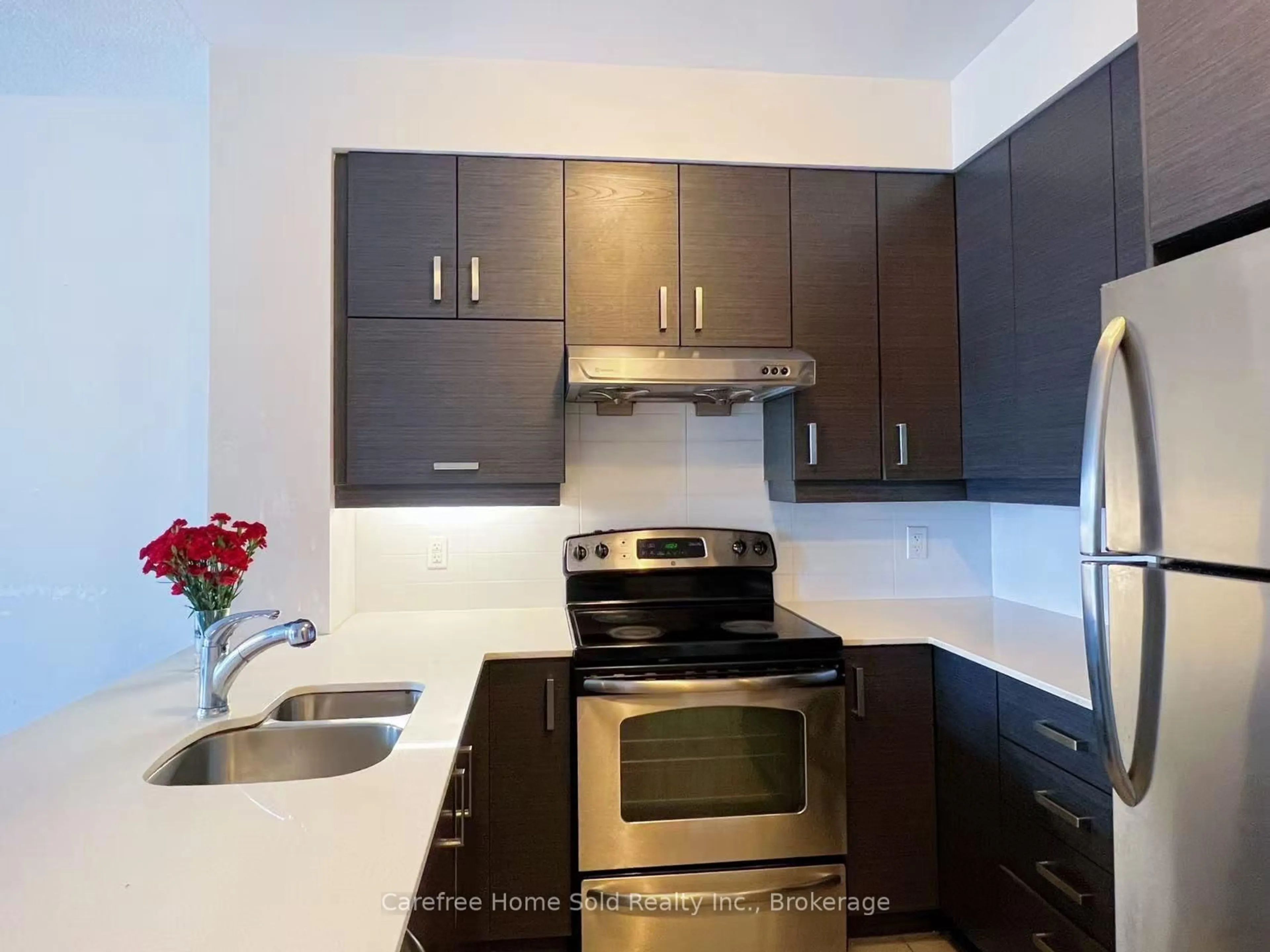 Standard kitchen, unknown for 8228 Birchmount Rd #525, Markham Ontario L3R 1A6