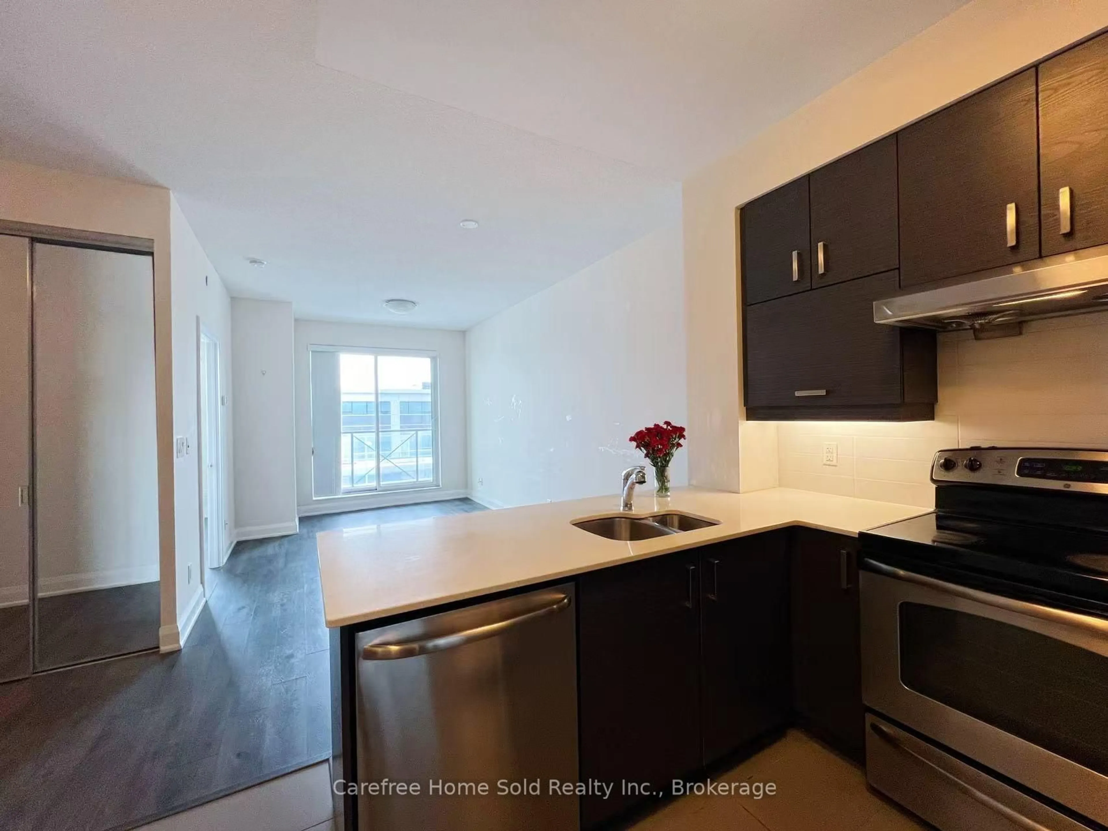 Standard kitchen, unknown for 8228 Birchmount Rd #525, Markham Ontario L3R 1A6