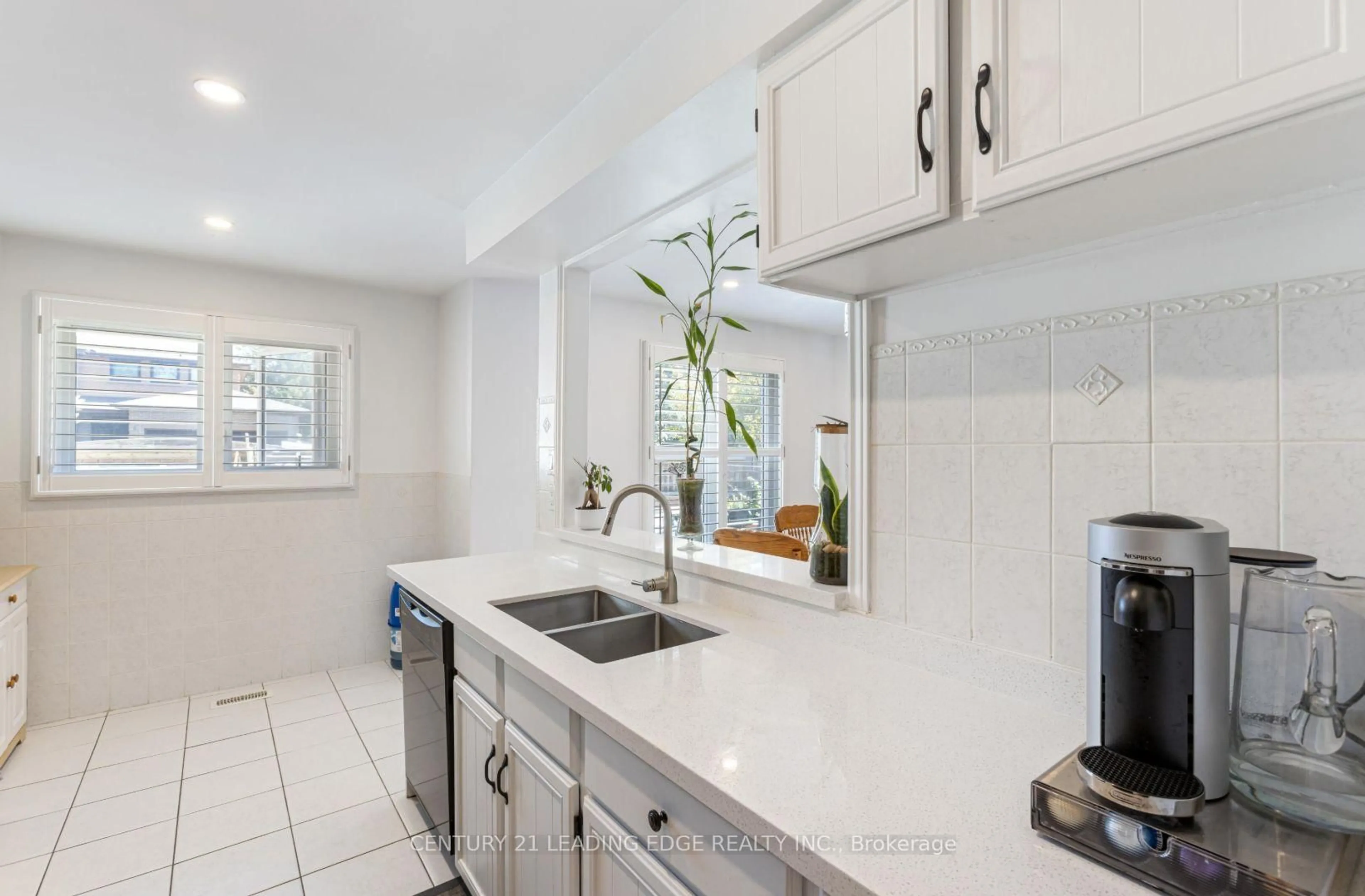 Open concept kitchen, ceramic/tile floor for 69 PARKINSON Rd, Markham Ontario L3P 4G7