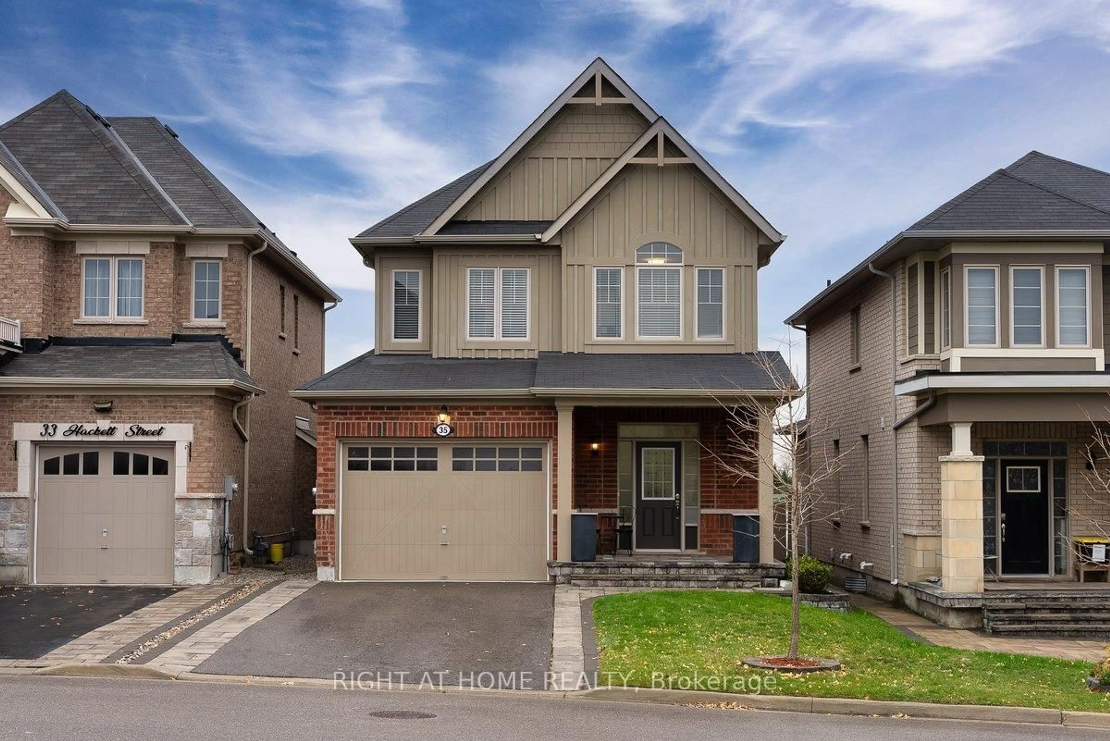 Home with brick exterior material, street for 35 Hackett St, East Gwillimbury Ontario L9N 0L6