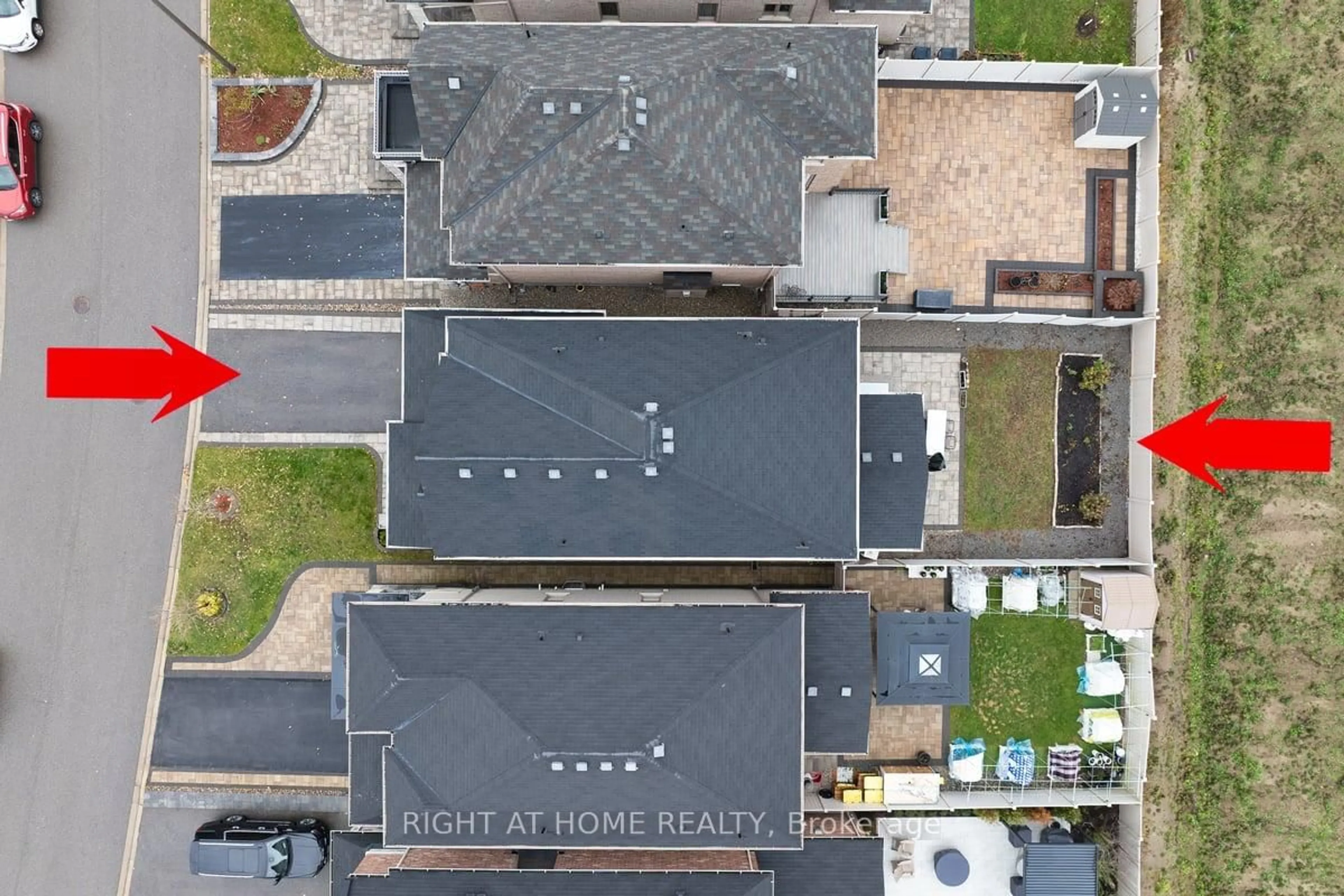 A pic from outside/outdoor area/front of a property/back of a property/a pic from drone, street for 35 Hackett St, East Gwillimbury Ontario L9N 0L6
