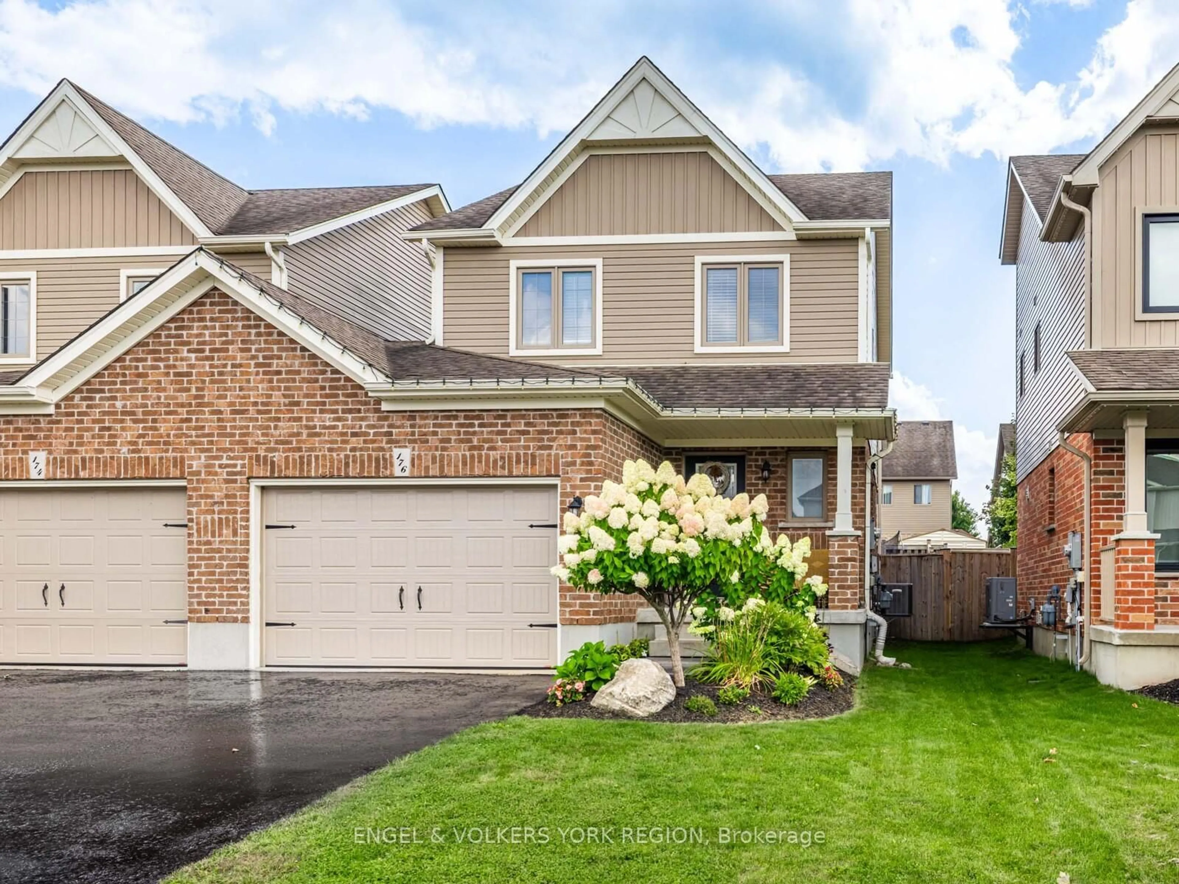 Home with brick exterior material, street for 176 Banting Cres, Essa Ontario L3W 0P3