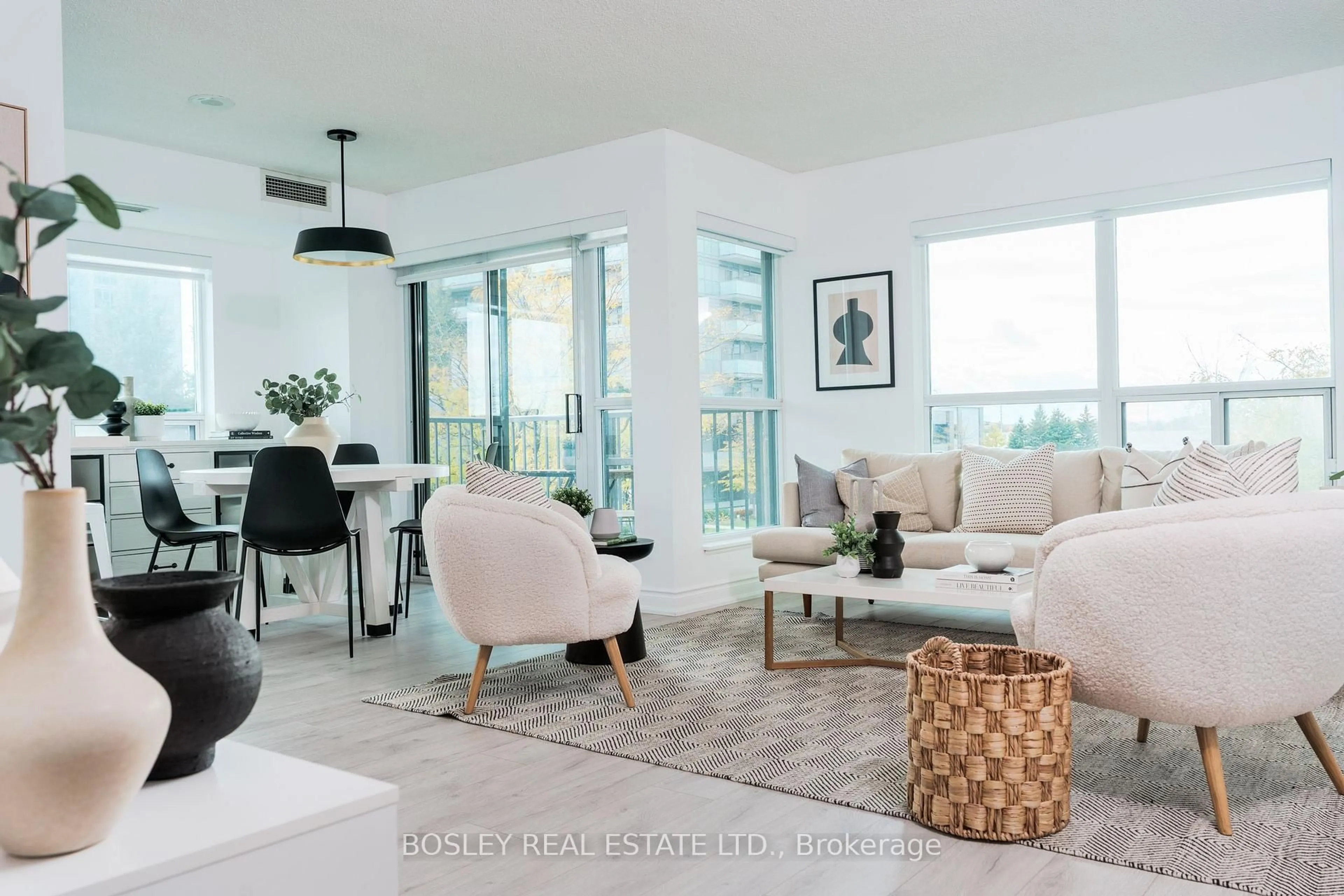 Living room with furniture, unknown for 185 Oneida Cres #207, Richmond Hill Ontario L4B 0B1