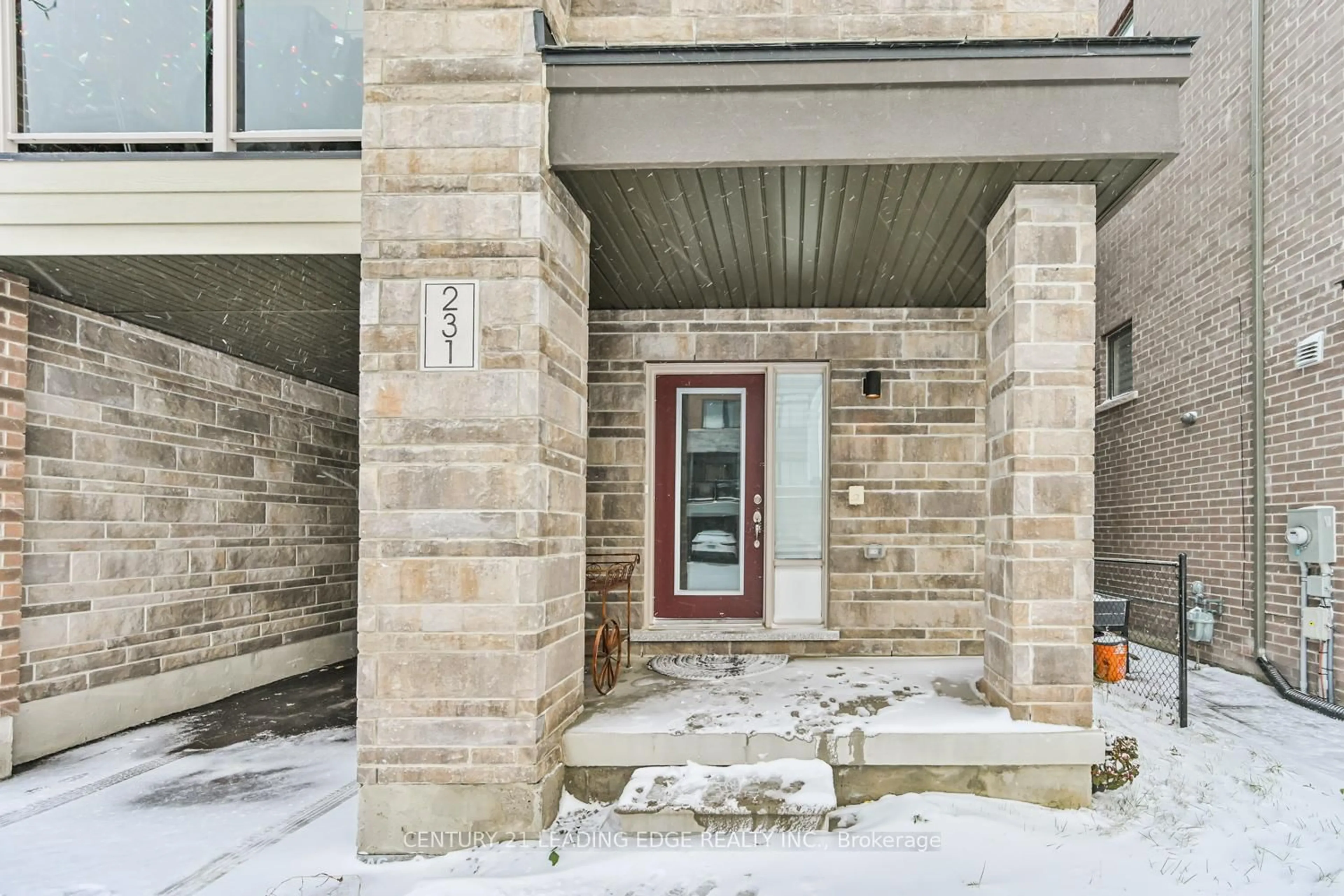 Unknown for 231 Vivant St, Newmarket Ontario L3X 0K7