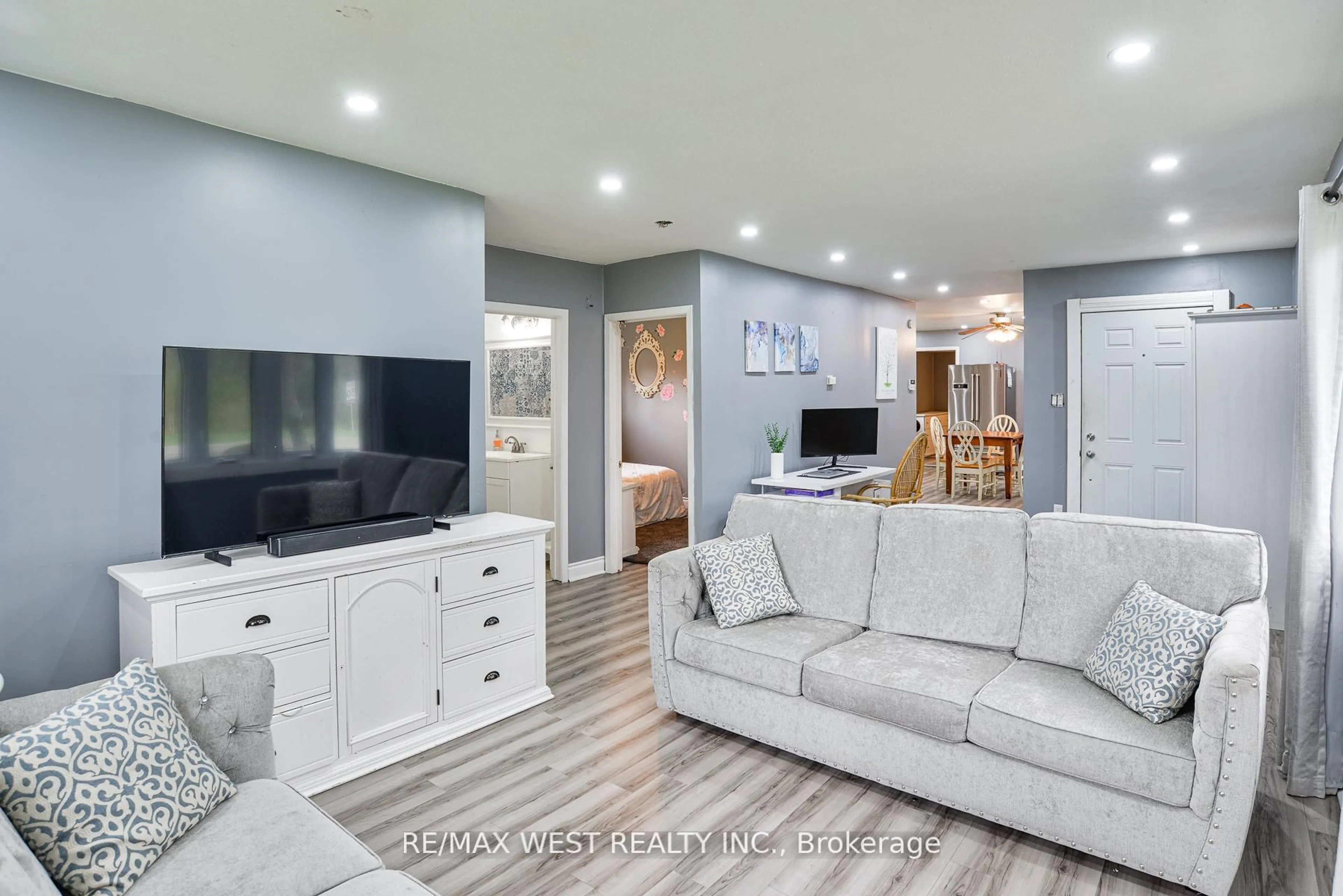 Living room with furniture, unknown for 8855 Webster Rd, Adjala-Tosorontio Ontario L0M 1K0