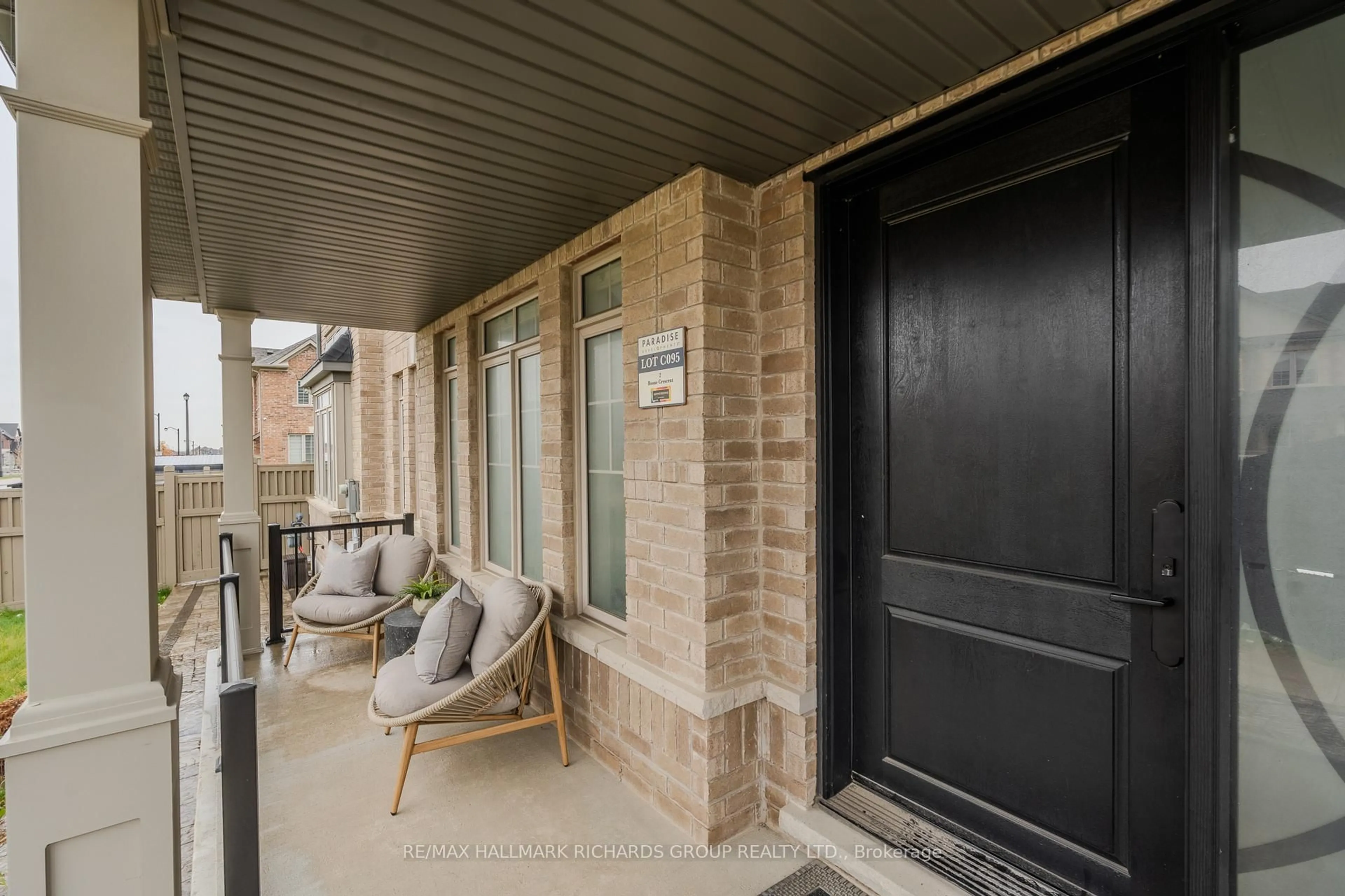Indoor entryway for 2 Boone Cres, Vaughan Ontario L4H 4T7