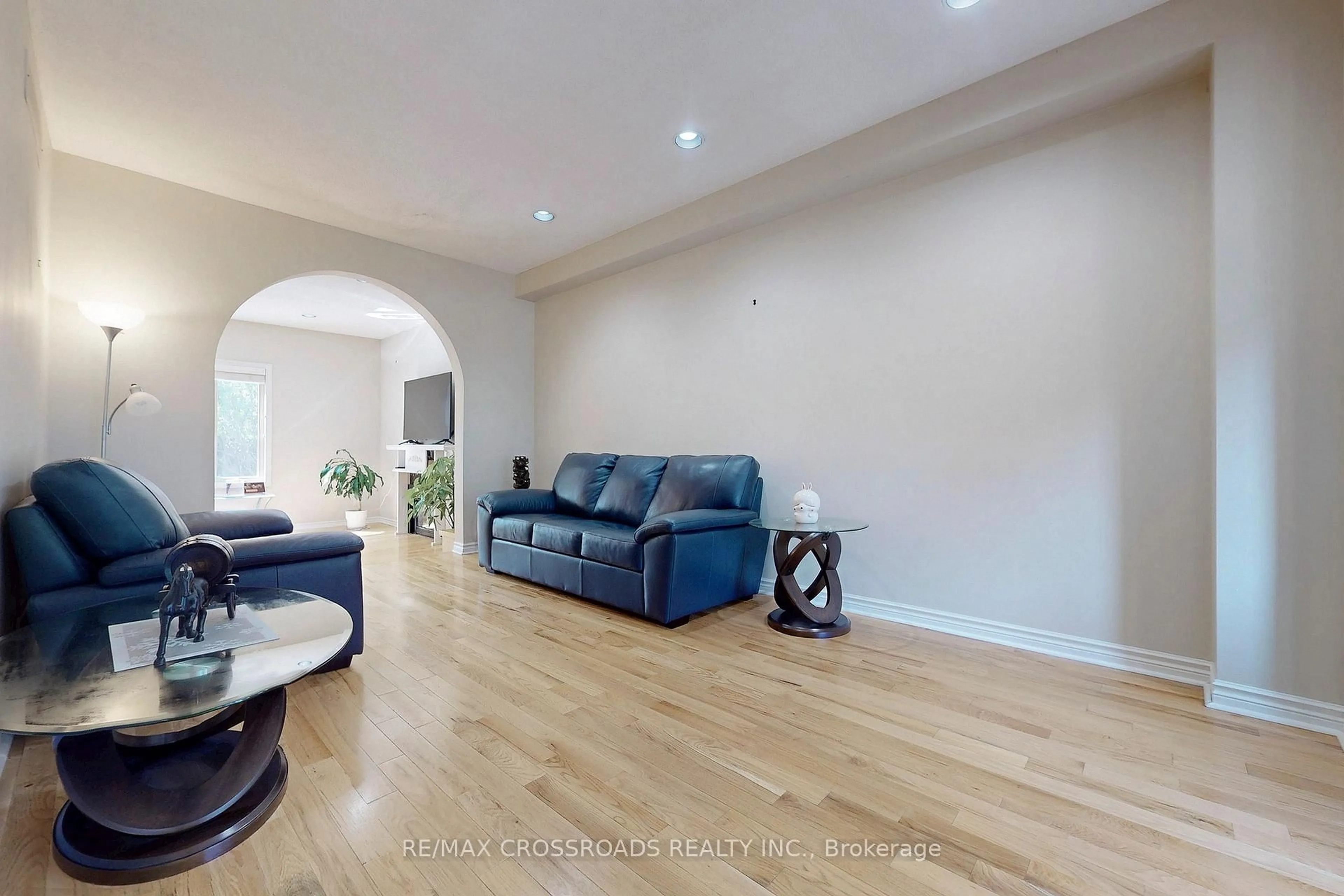 Living room with furniture, unknown for 63 Baynards Lane, Richmond Hill Ontario L4C 9B6