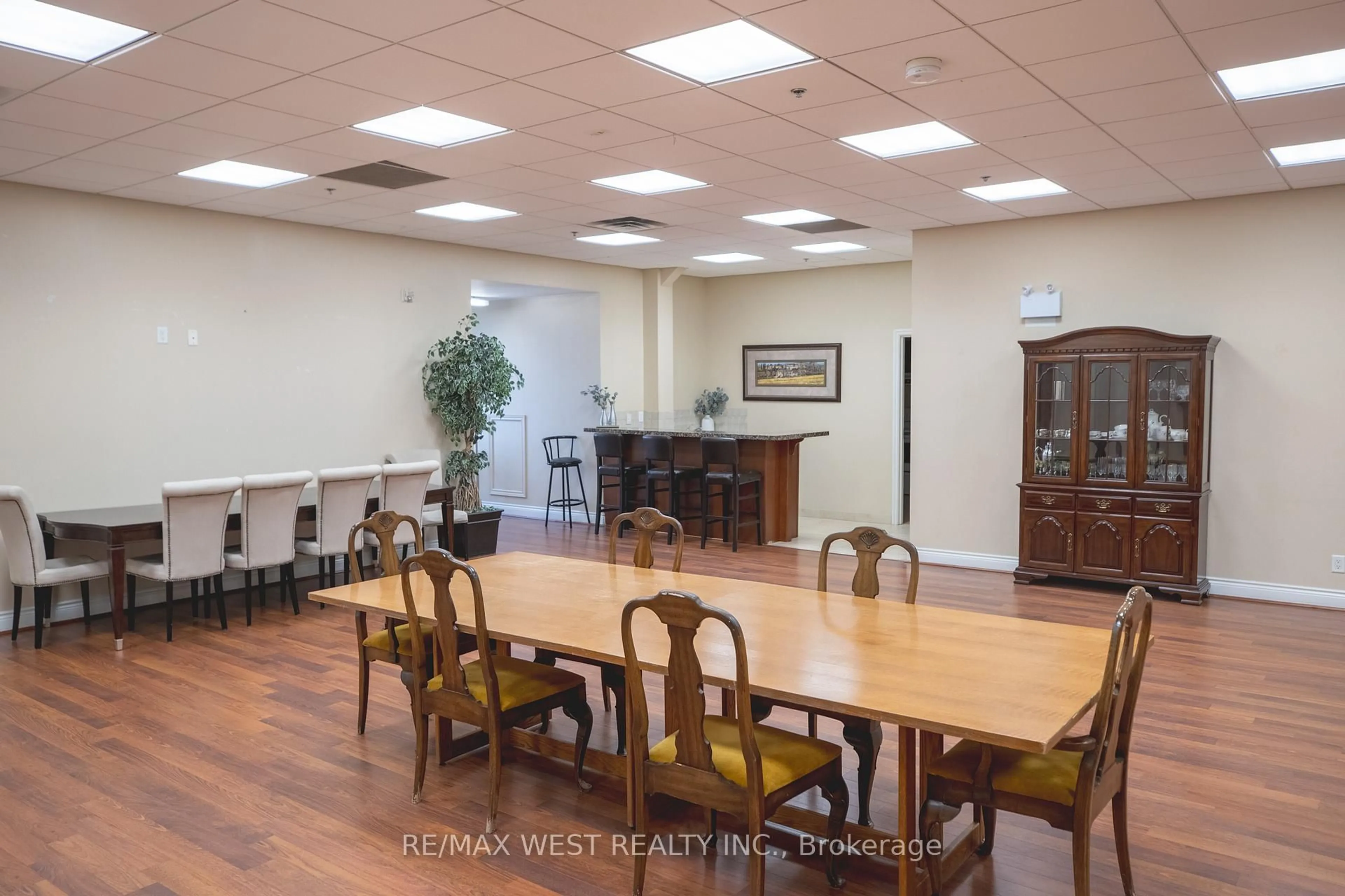 Dining room, unknown for 9901 Keele St #208, Vaughan Ontario L6A 3Y5