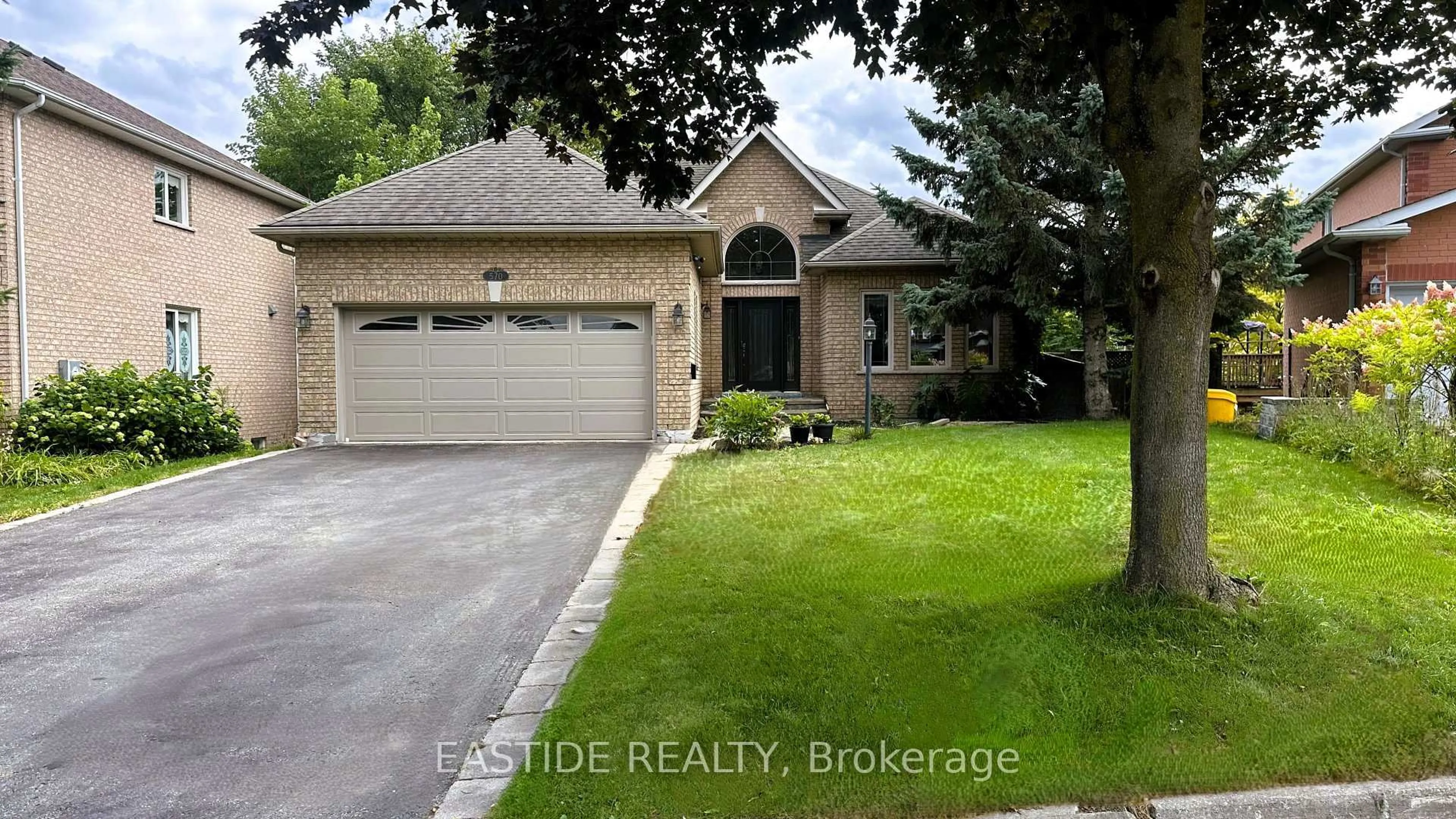 Unknown for 570 Roeder Crt, Newmarket Ontario L3Y 8C2