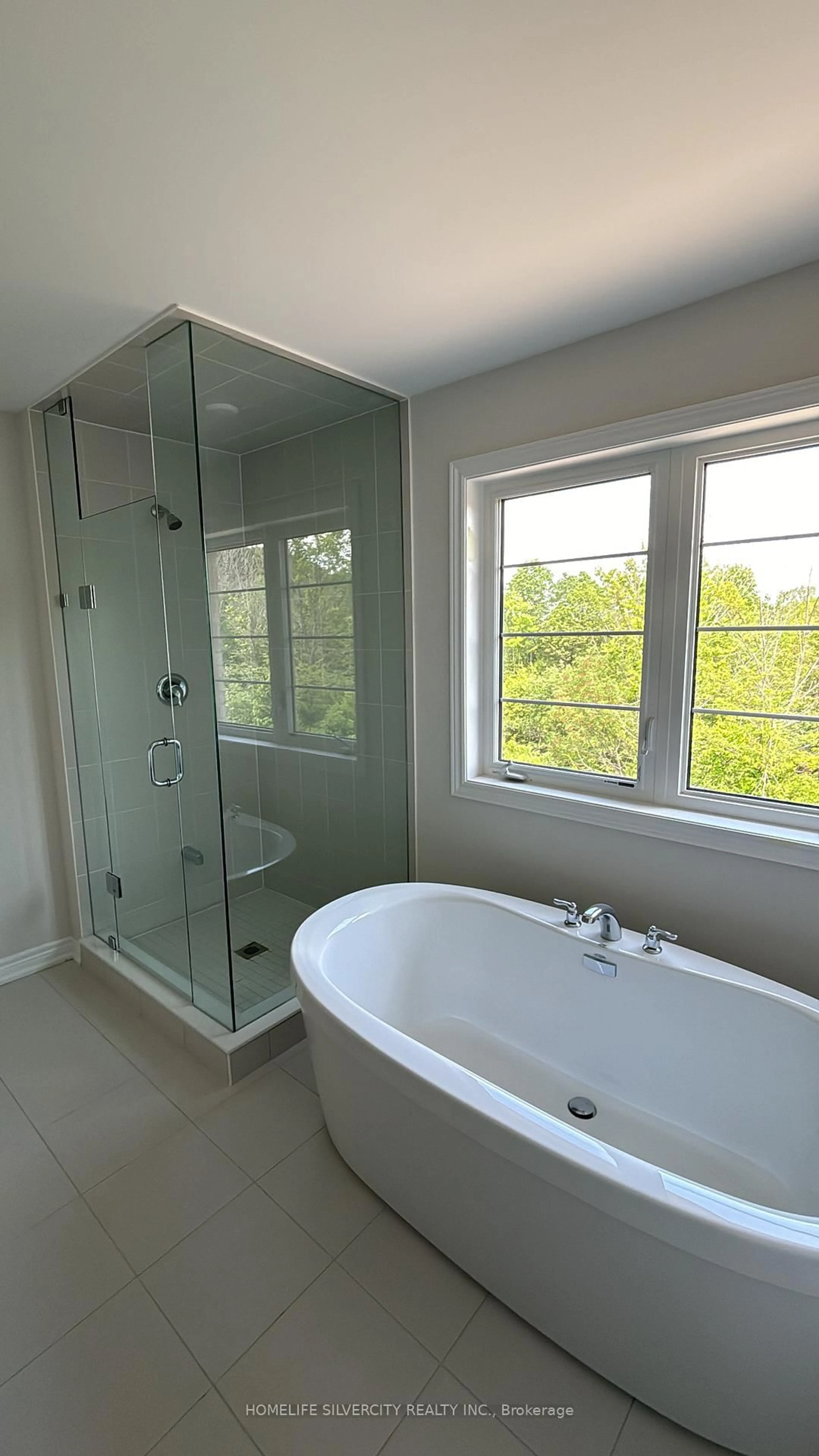 Contemporary bathroom, ceramic/tile floor for 73 Big Canoe Dr, Georgina Ontario L0E 1R0