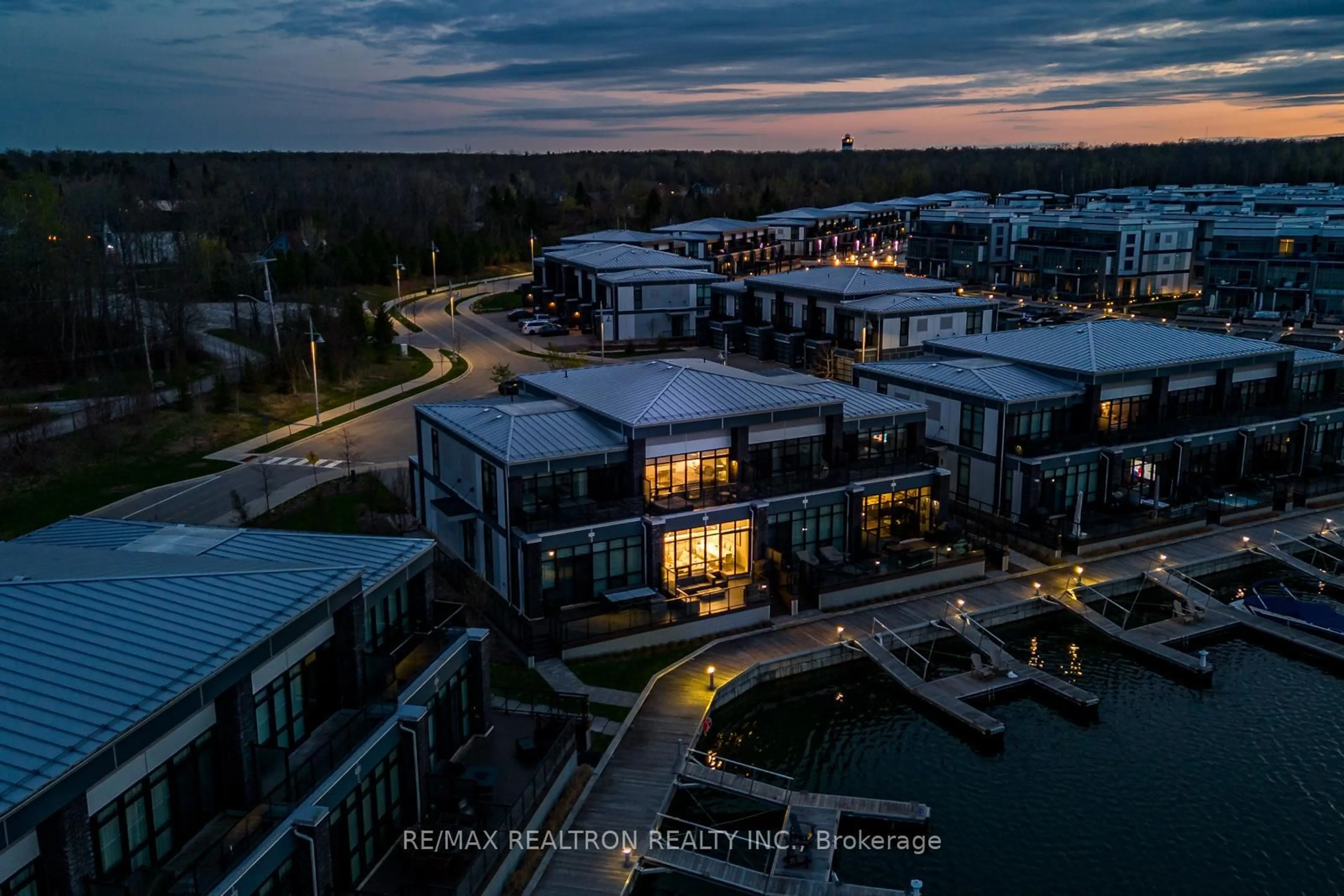 A pic from outside/outdoor area/front of a property/back of a property/a pic from drone, unknown for 3513 Riva Ave, Innisfil Ontario L9S 3M3