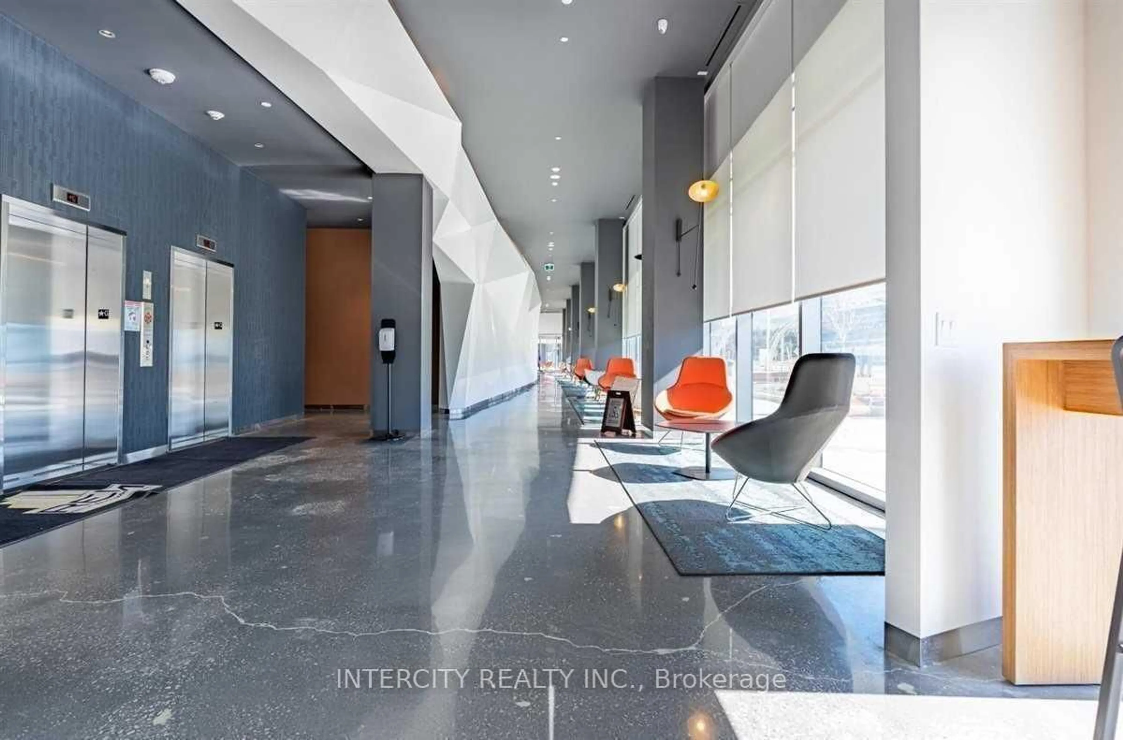 Indoor foyer for 10 Rouge Valley Dr #813A, Markham Ontario L6G 0G9