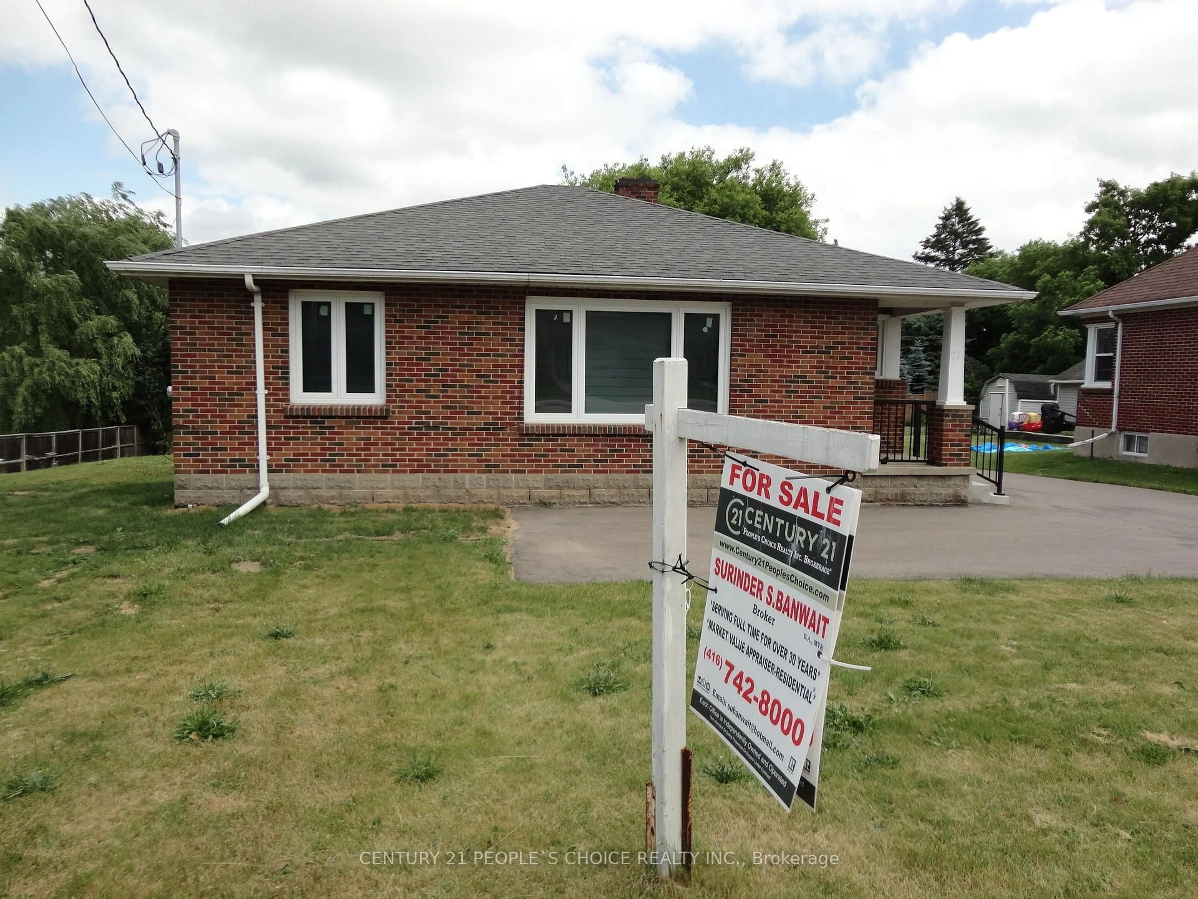 Home with brick exterior material, building for 13125 Highway 27, King Ontario L0G 1N0