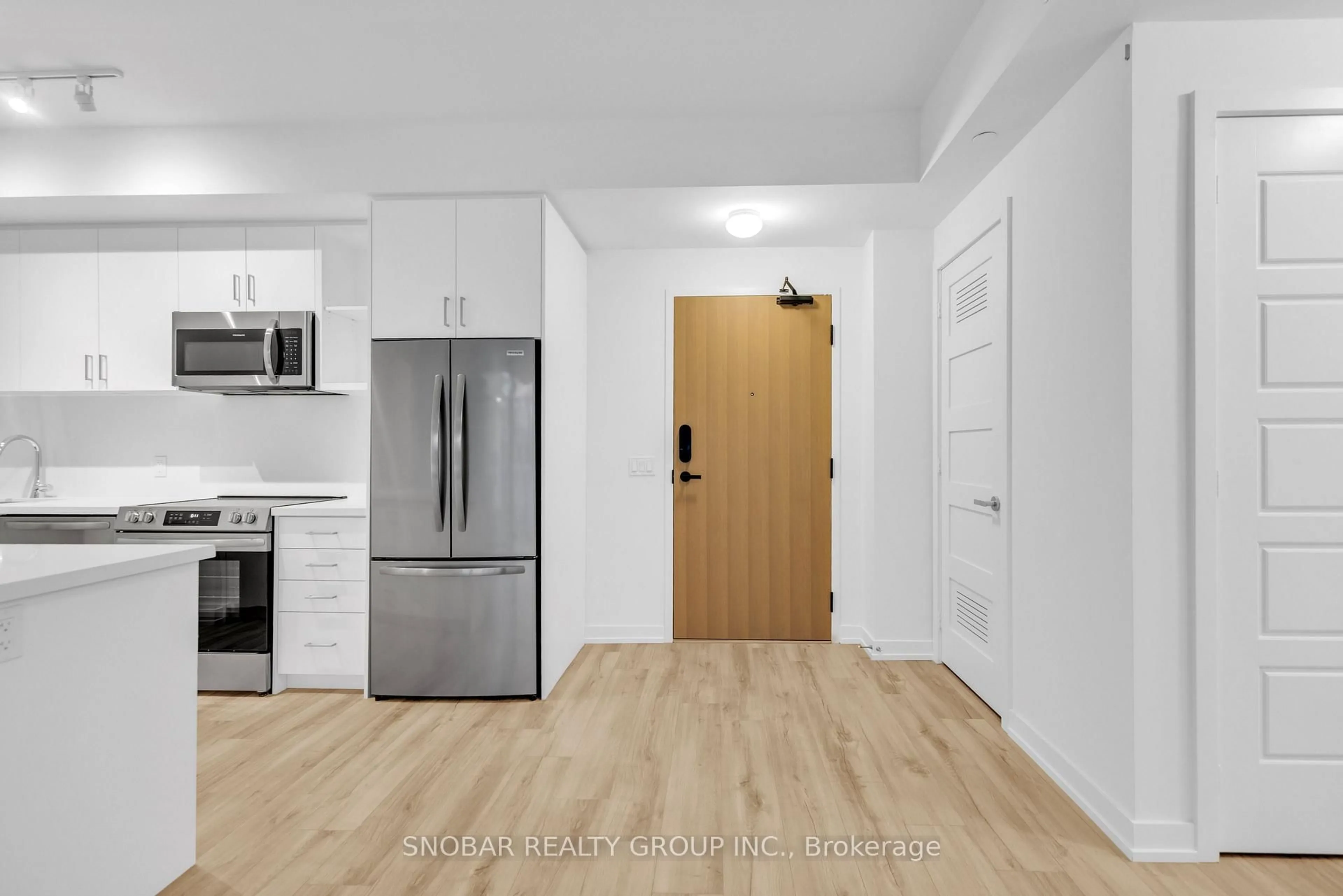 Standard kitchen, unknown for 333 Sunseeker Ave, Innisfil Ontario L9R 0R6