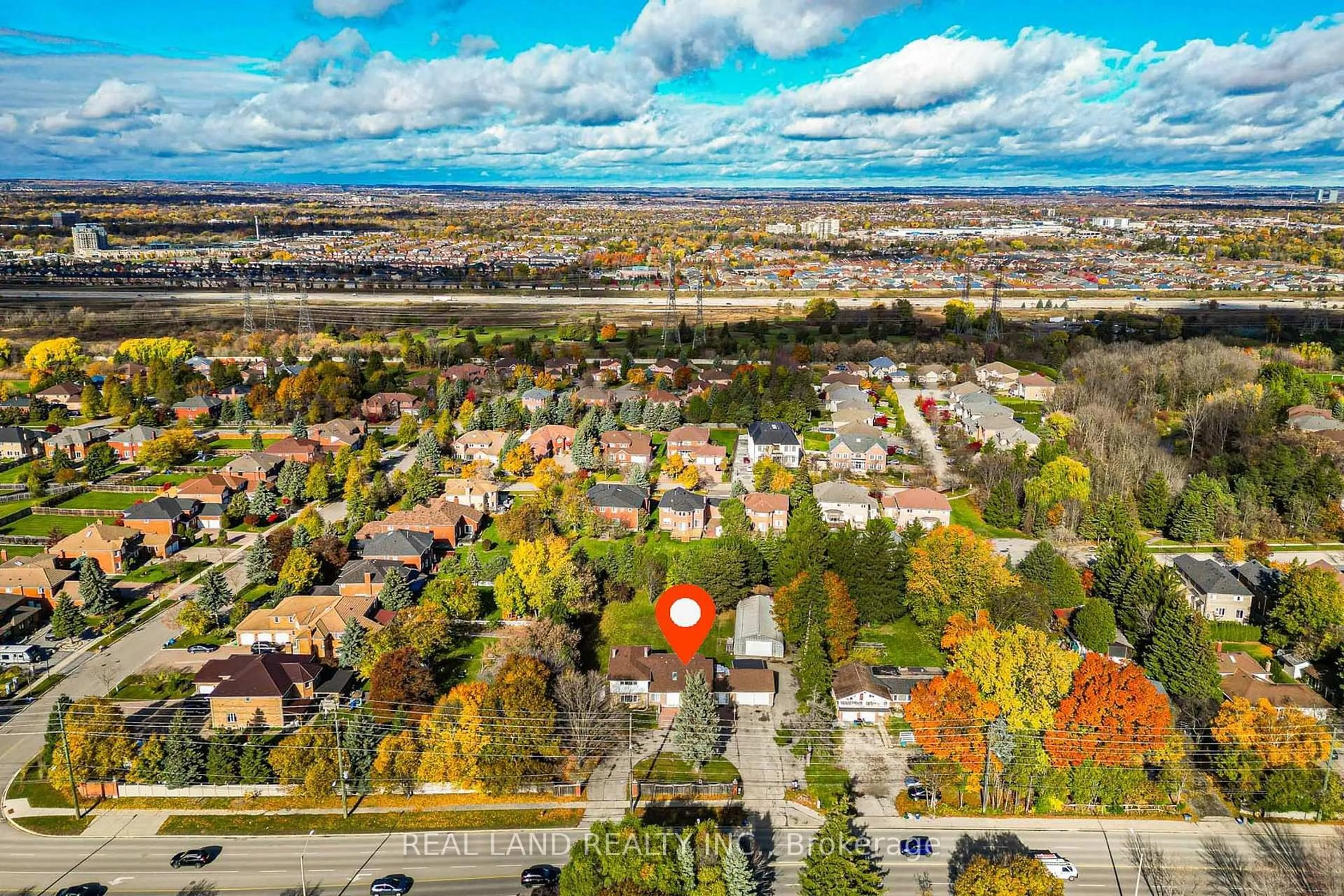 A pic from outside/outdoor area/front of a property/back of a property/a pic from drone, unknown for 4762 14th Ave, Markham Ontario L3S 3K7