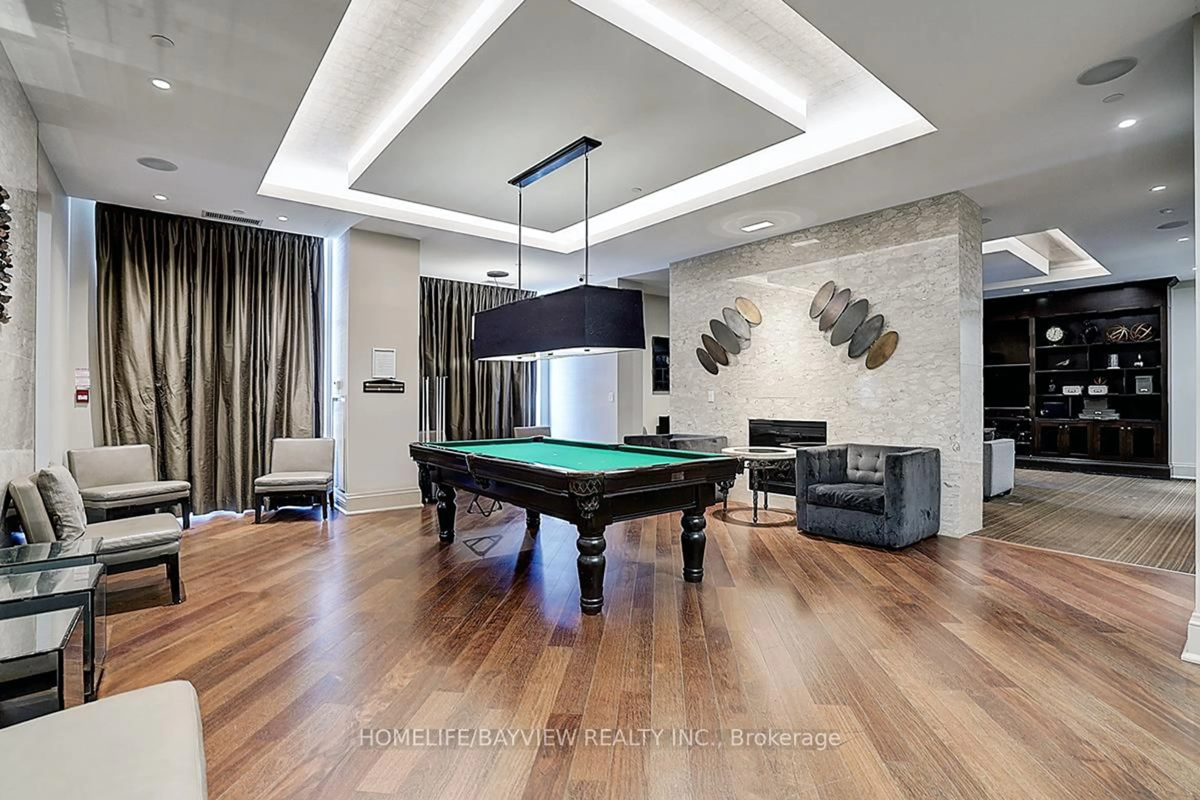 Unknown for 111 Civic Square Gate #216, Aurora Ontario L4G 0S6