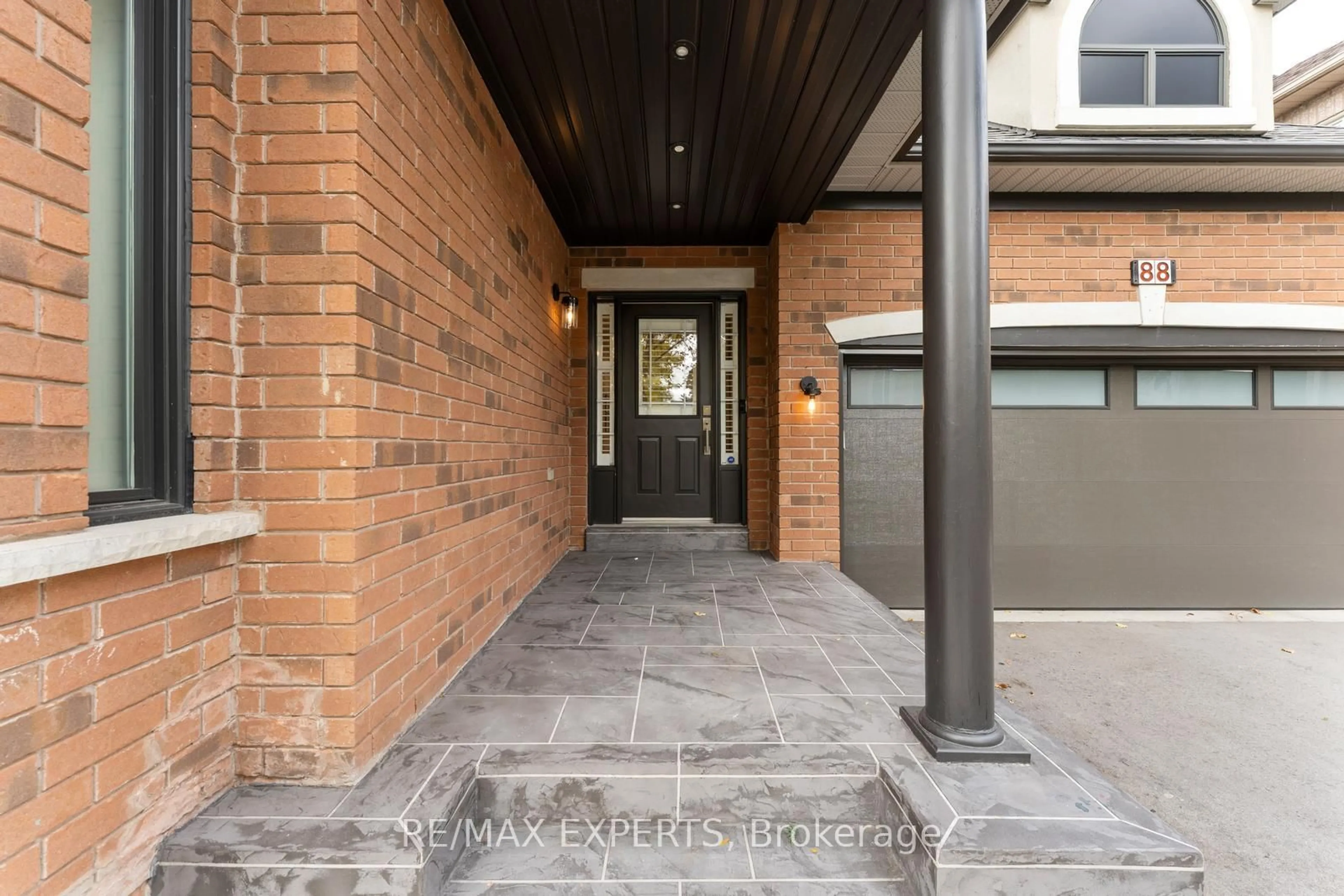 Indoor entryway for 88 Arista Gate, Vaughan Ontario L4L 9H7