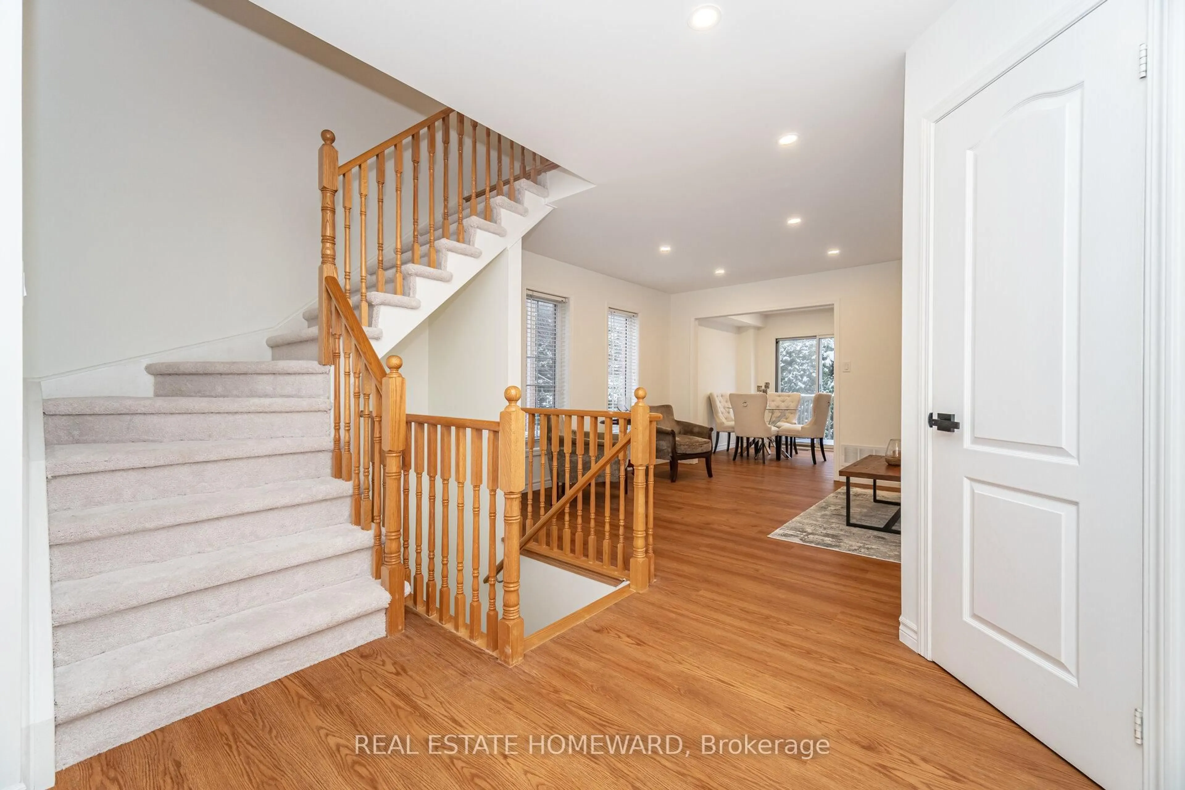 Unknown for 568 Tugwell Pl #10, Newmarket Ontario L3Y 8S5