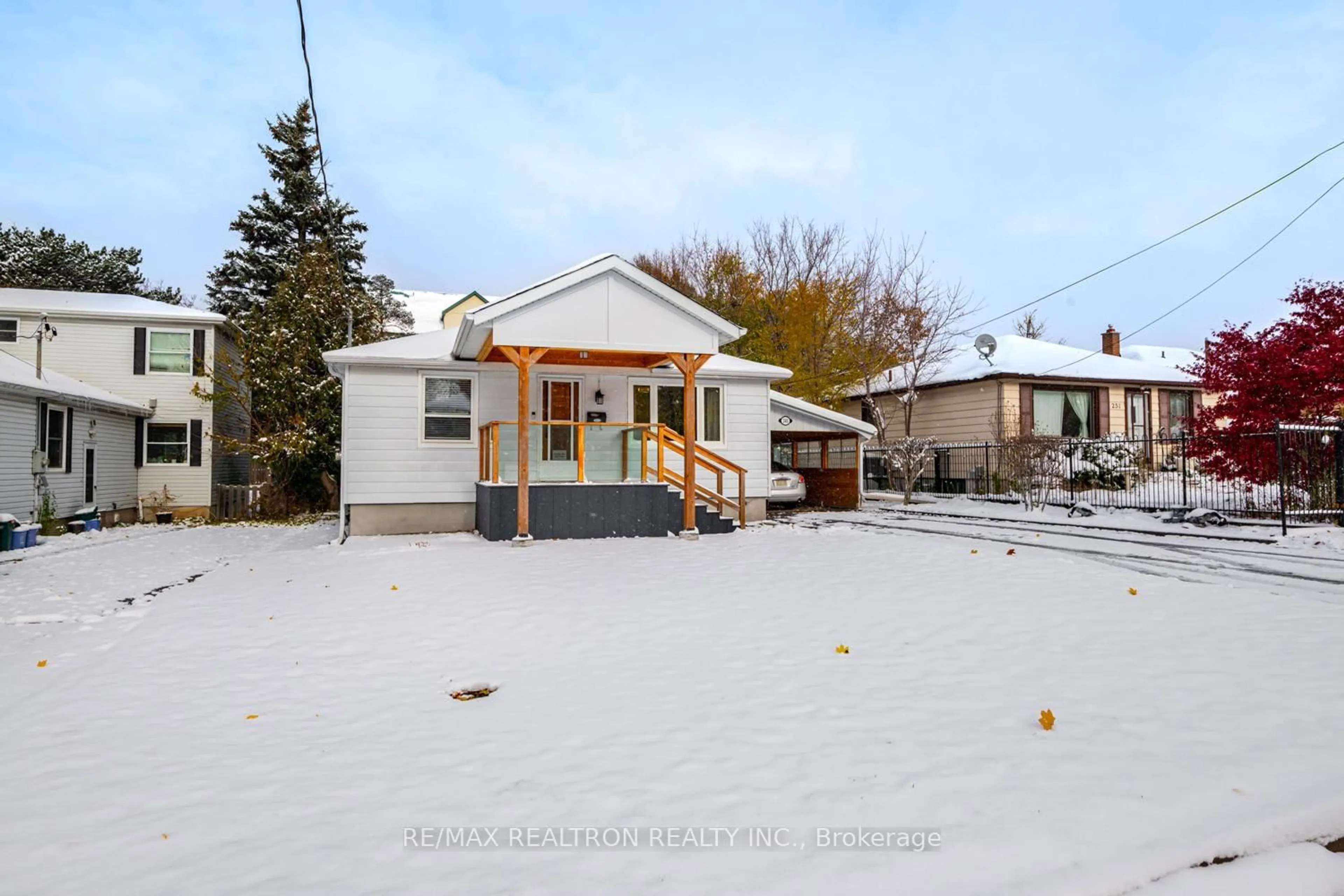 Unknown for 245 Elmwood Ave, Richmond Hill Ontario L4C 1L3