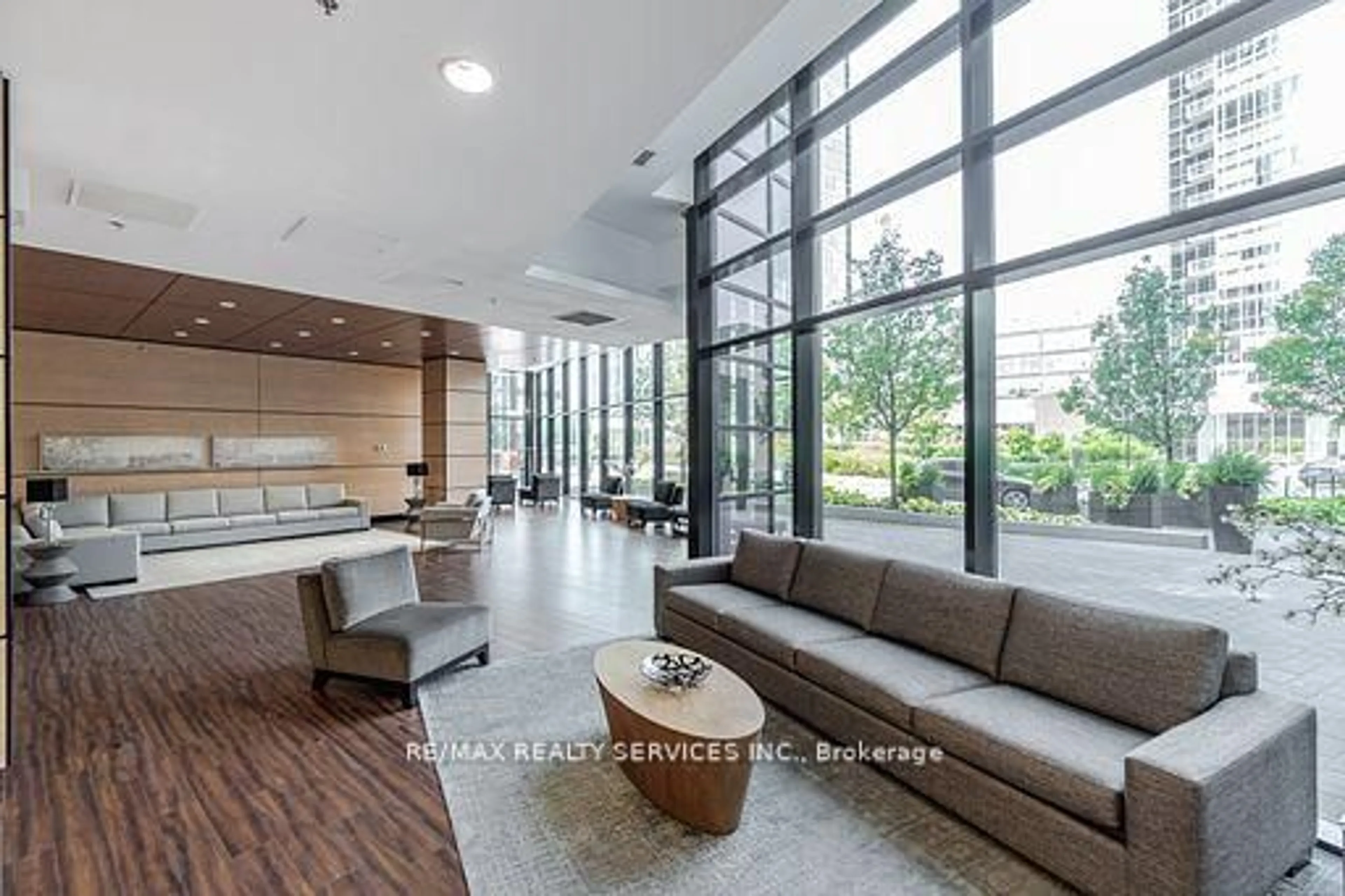 Indoor foyer for 2900 Highway 7 Rd #2902, Vaughan Ontario L4K 0G3