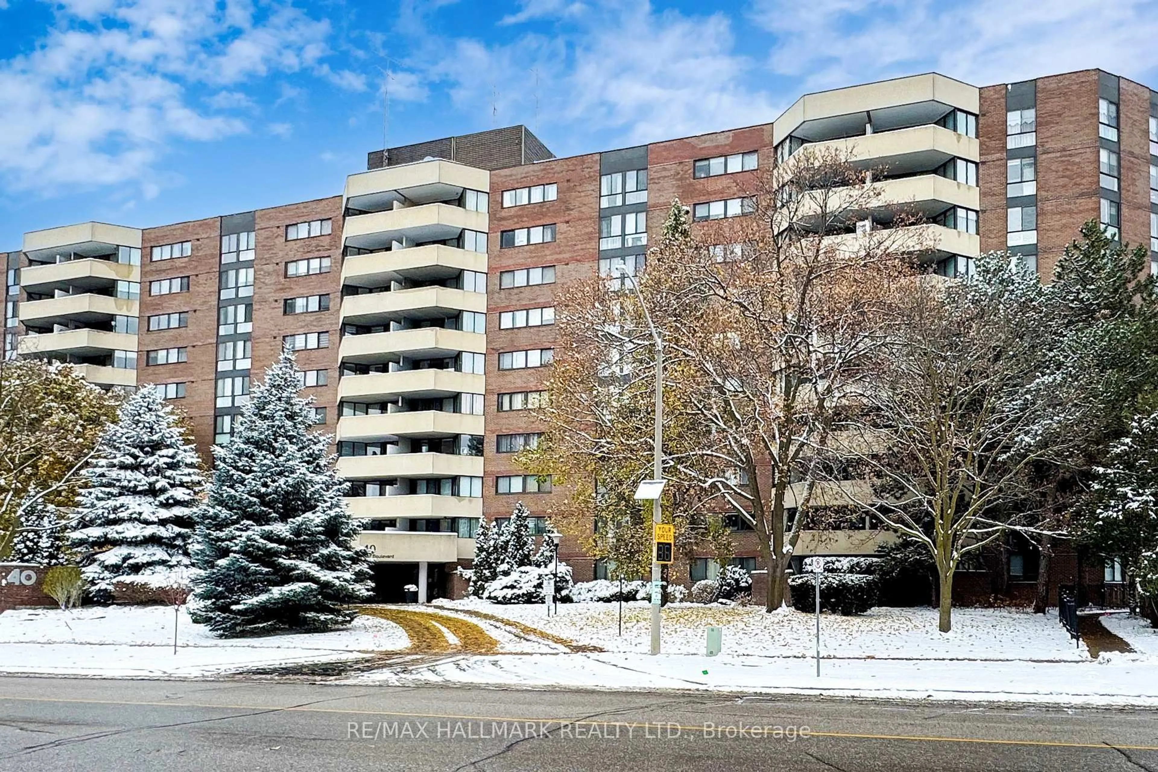 Patio, street for 40 Baif Ave #308, Richmond Hill Ontario L4C 5M9