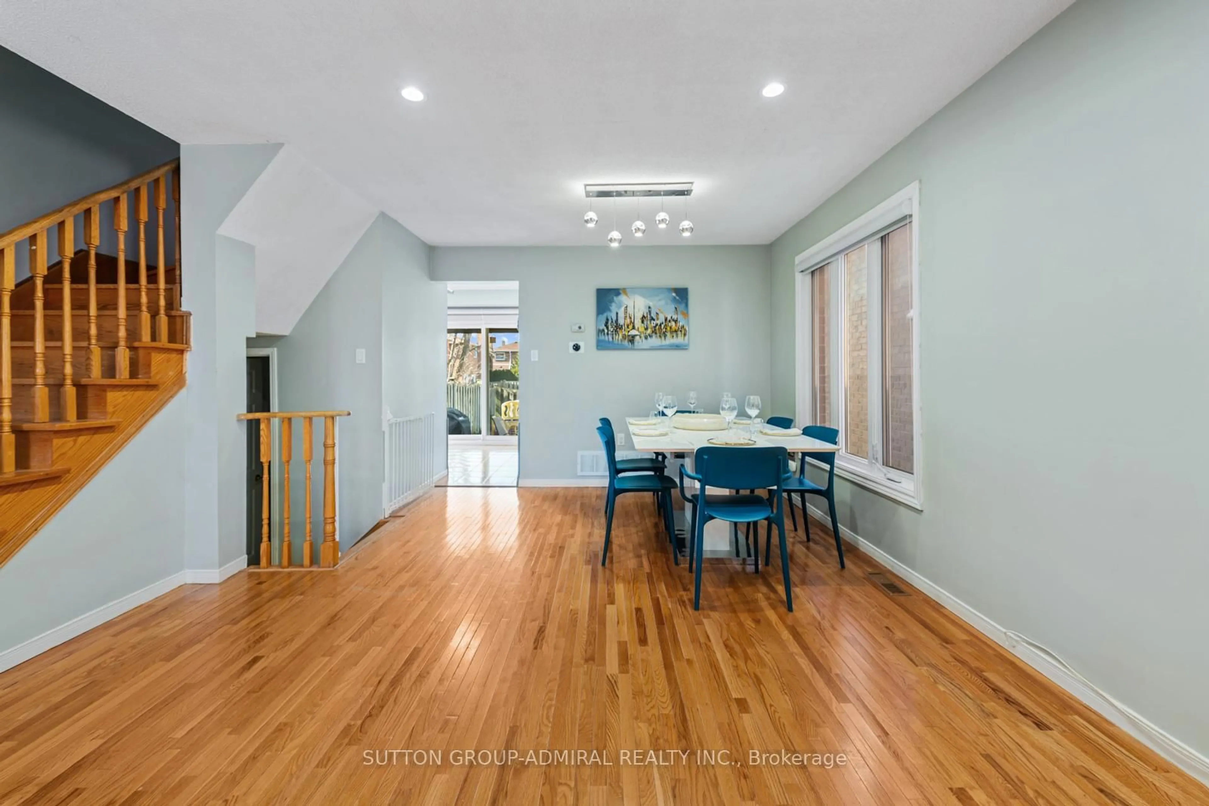 Dining room, wood/laminate floor for 109 Whitney Pl, Vaughan Ontario L4J 6V6