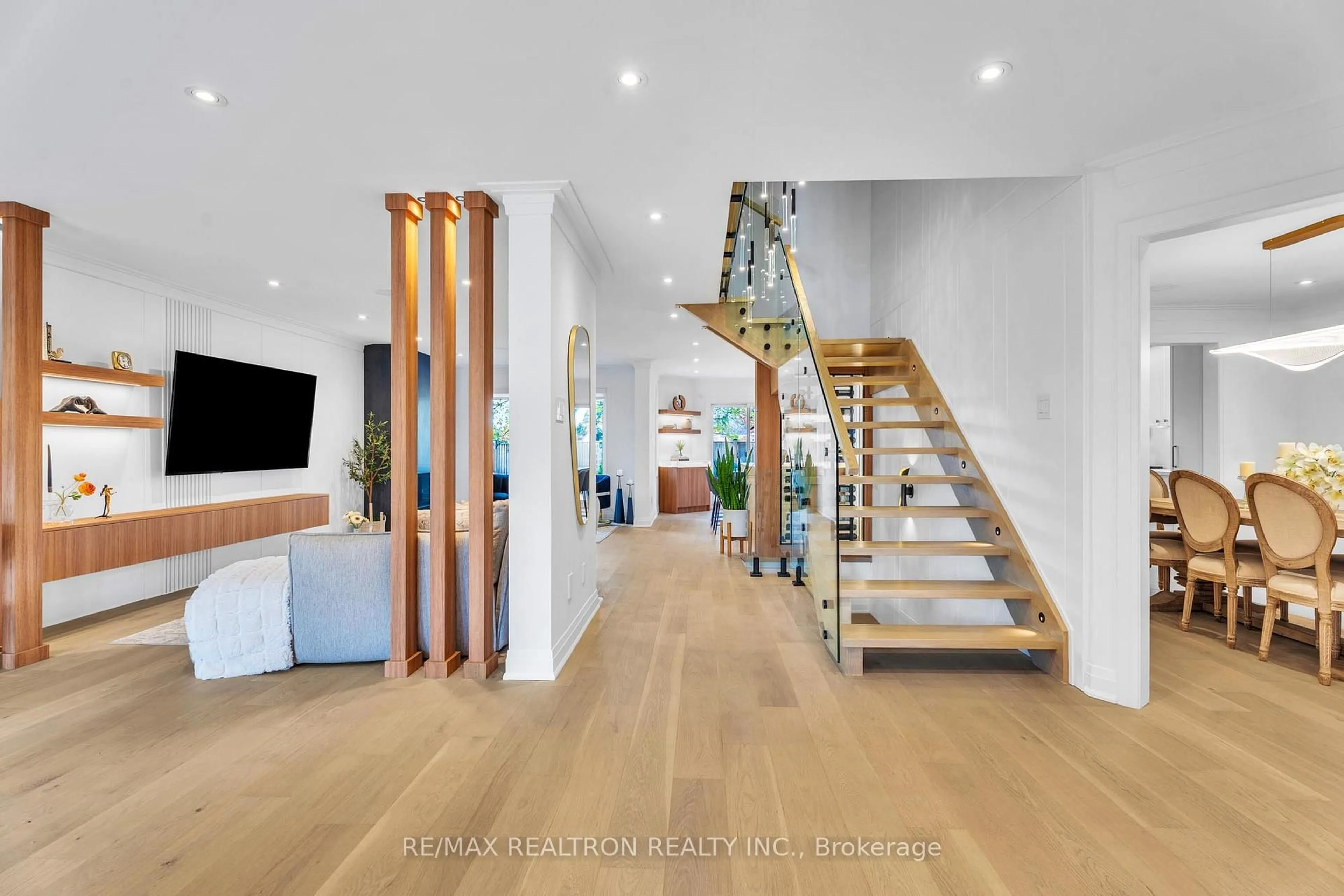 Unknown for 42 Butterfield Cres, Vaughan Ontario L6A 1J5