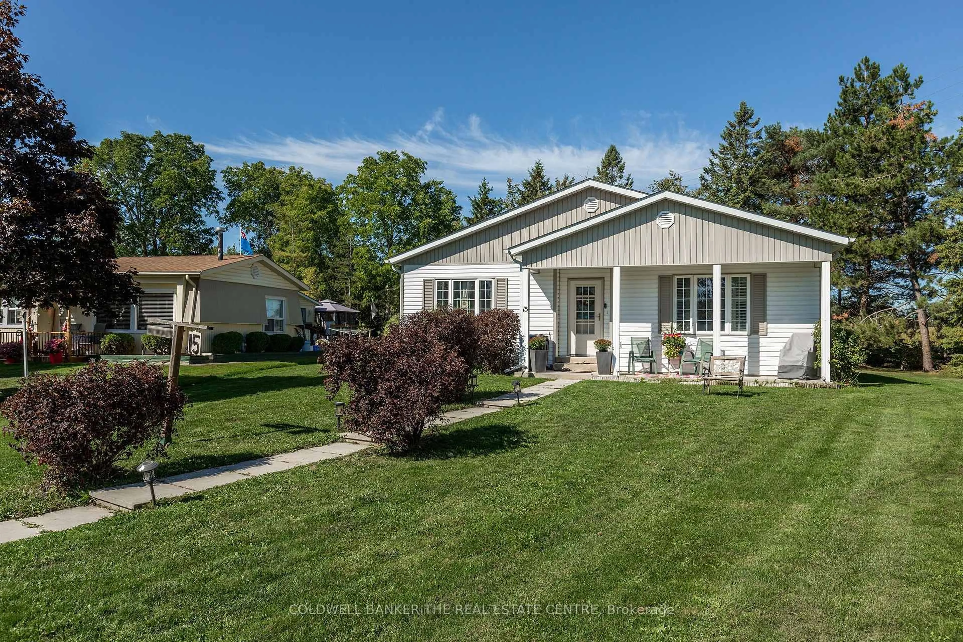 Home with vinyl exterior material, street for 15 Recreation Dr, Innisfil Ontario L9S 1N5